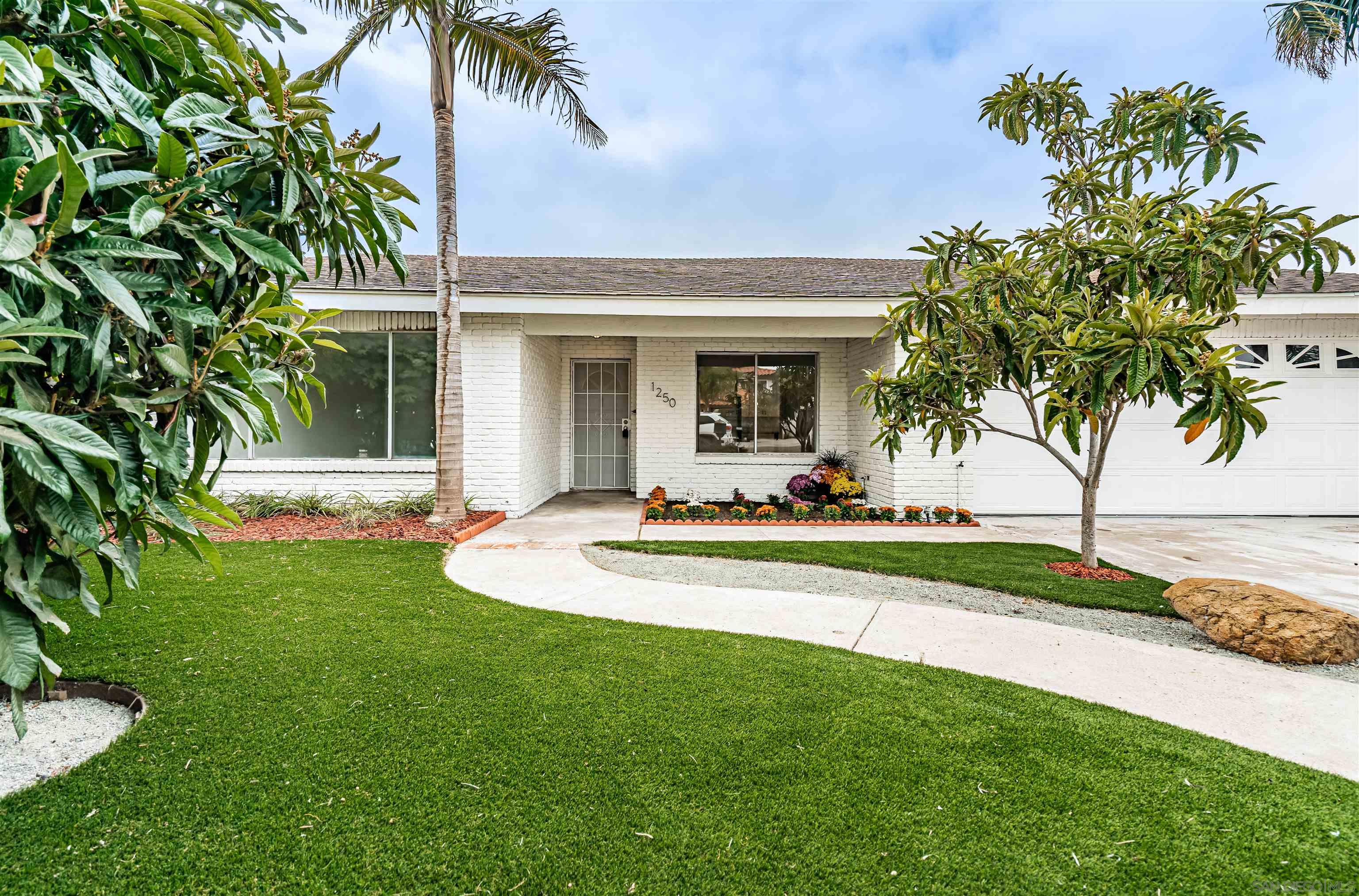 Detail Gallery Image 1 of 1 For 1250  East Lane, Imperial Beach,  CA 91932 - 4 Beds | 2 Baths