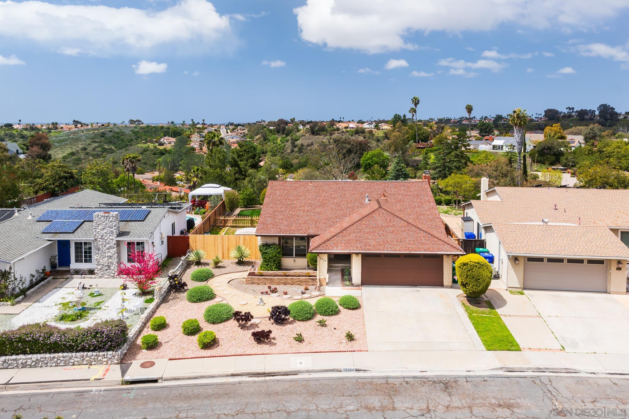 Detail Gallery Image 1 of 1 For 12924  via Caballo Rojo, San Diego,  CA 92129 - 3 Beds | 2 Baths