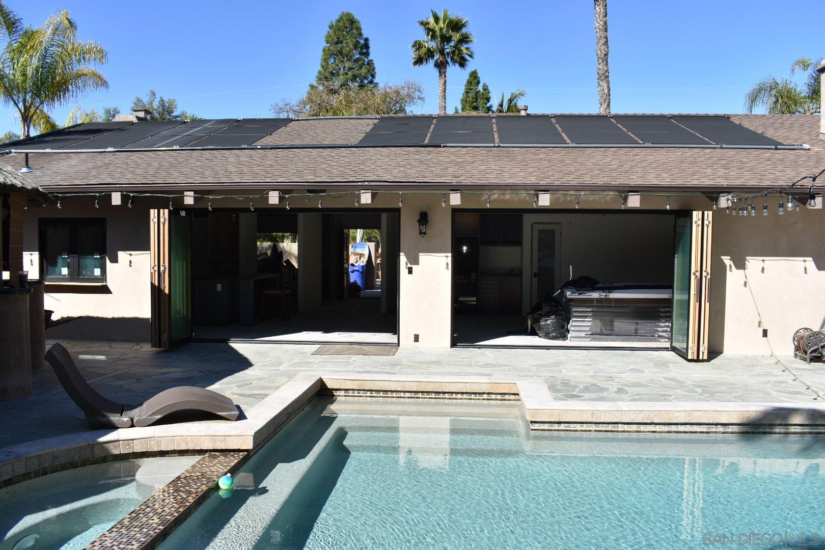 Detail Gallery Image 8 of 32 For 1153  Crest Dr, Encinitas,  CA 92024 - 3 Beds | 3 Baths