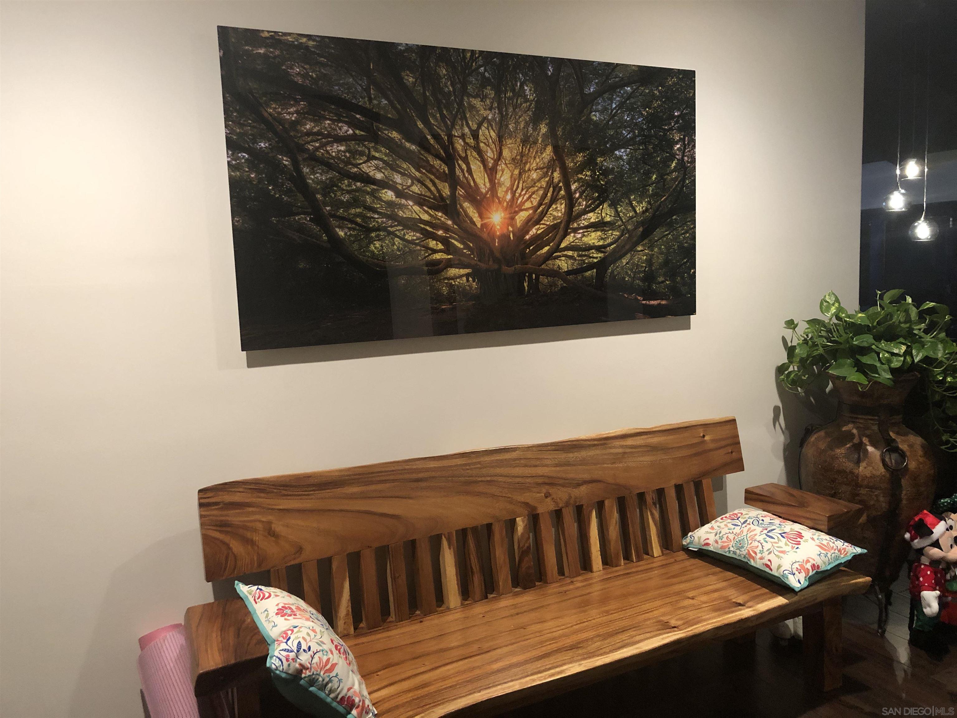 Detail Gallery Image 11 of 32 For 1153  Crest Dr, Encinitas,  CA 92024 - 3 Beds | 3 Baths