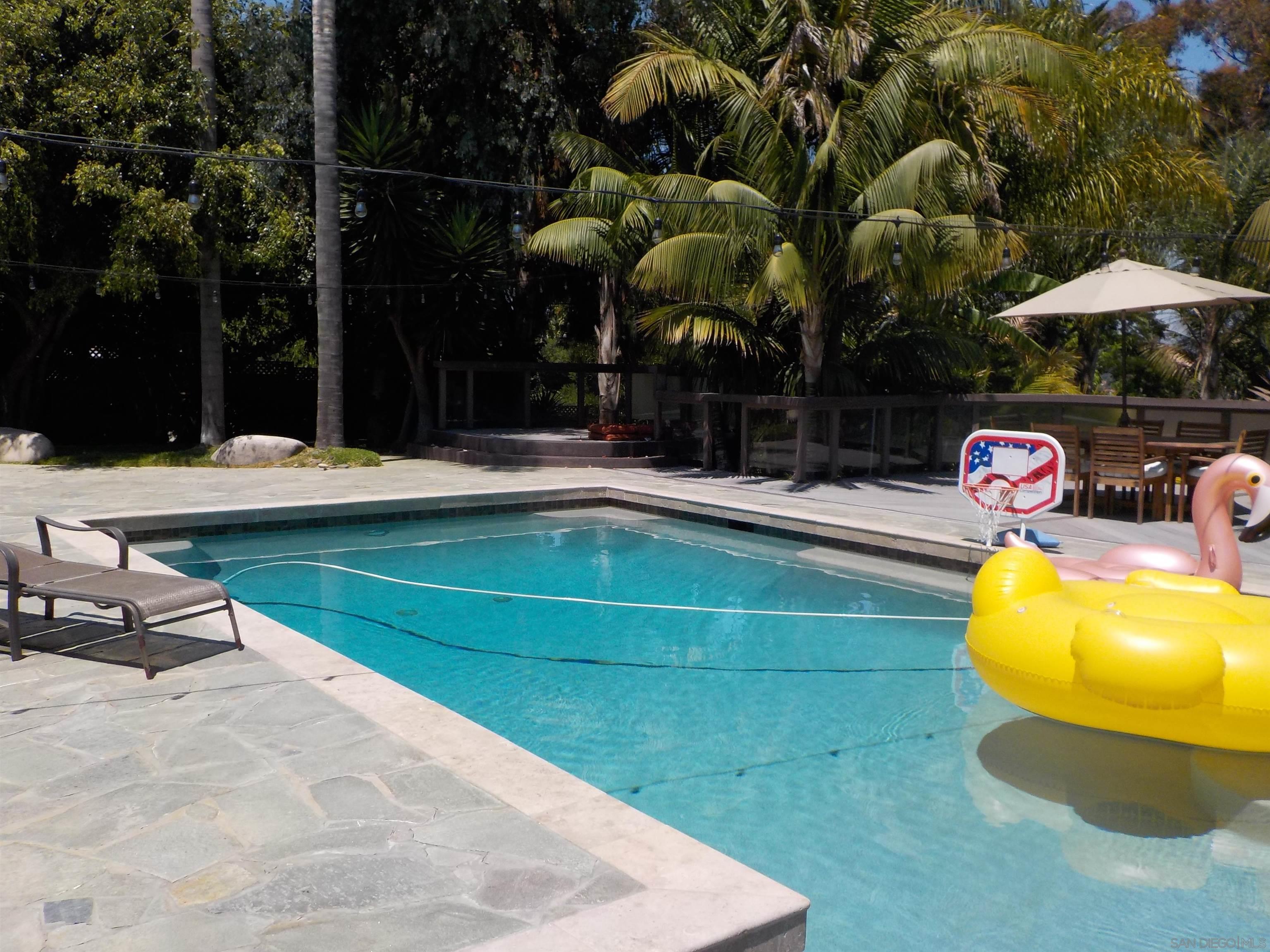 Detail Gallery Image 19 of 32 For 1153  Crest Dr, Encinitas,  CA 92024 - 3 Beds | 3 Baths