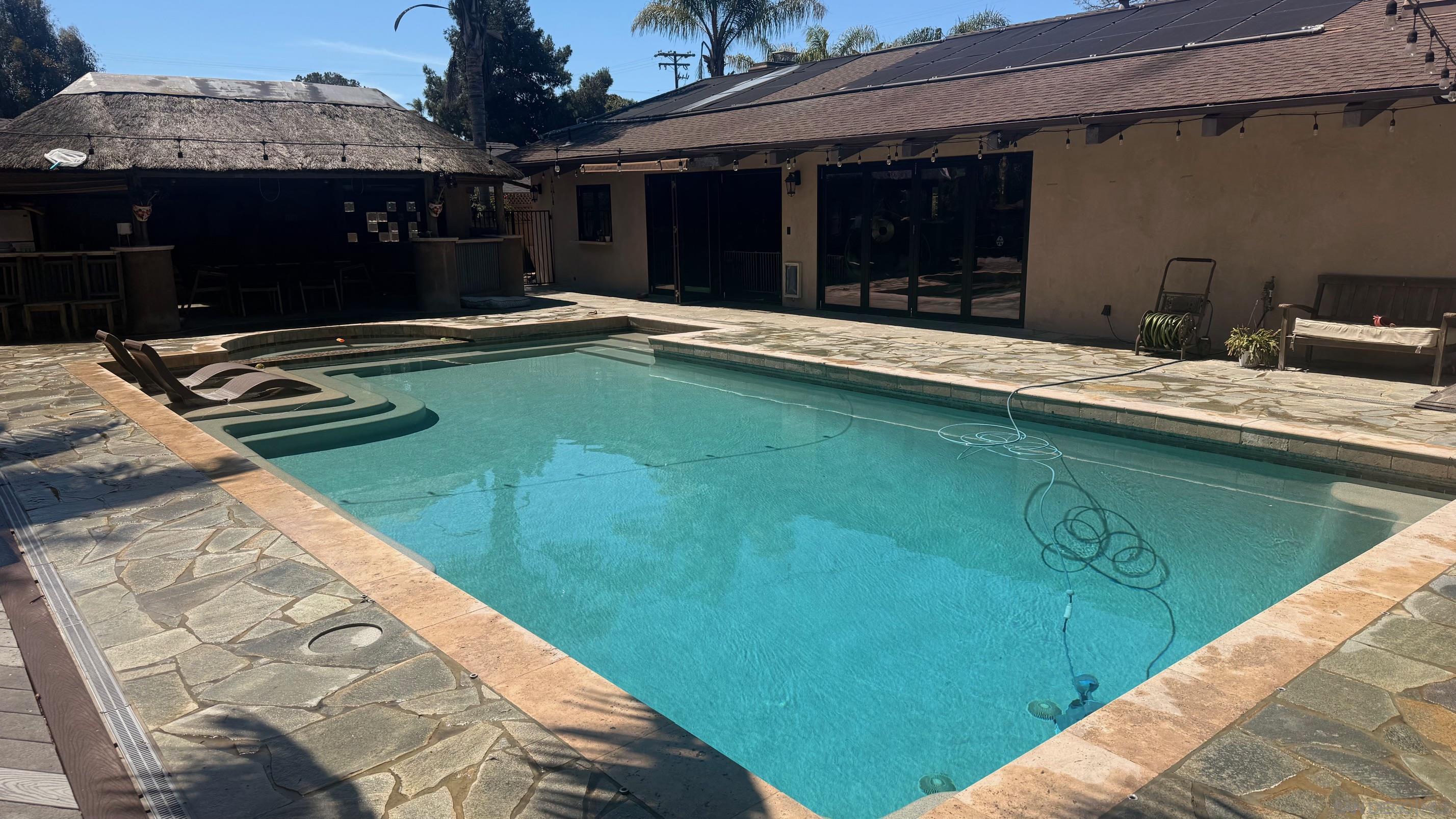 Detail Gallery Image 23 of 32 For 1153  Crest Dr, Encinitas,  CA 92024 - 3 Beds | 3 Baths