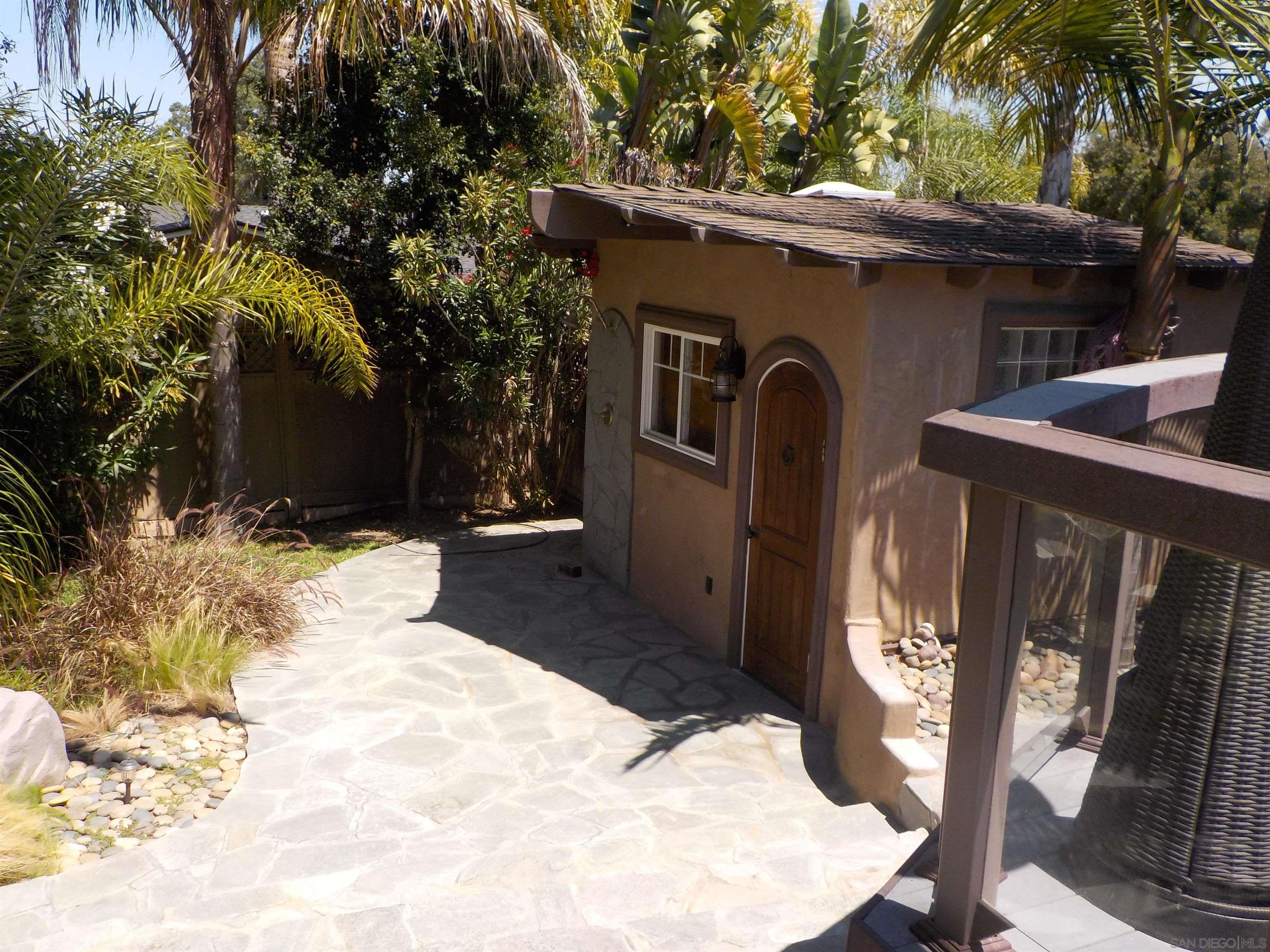 Detail Gallery Image 26 of 32 For 1153  Crest Dr, Encinitas,  CA 92024 - 3 Beds | 3 Baths