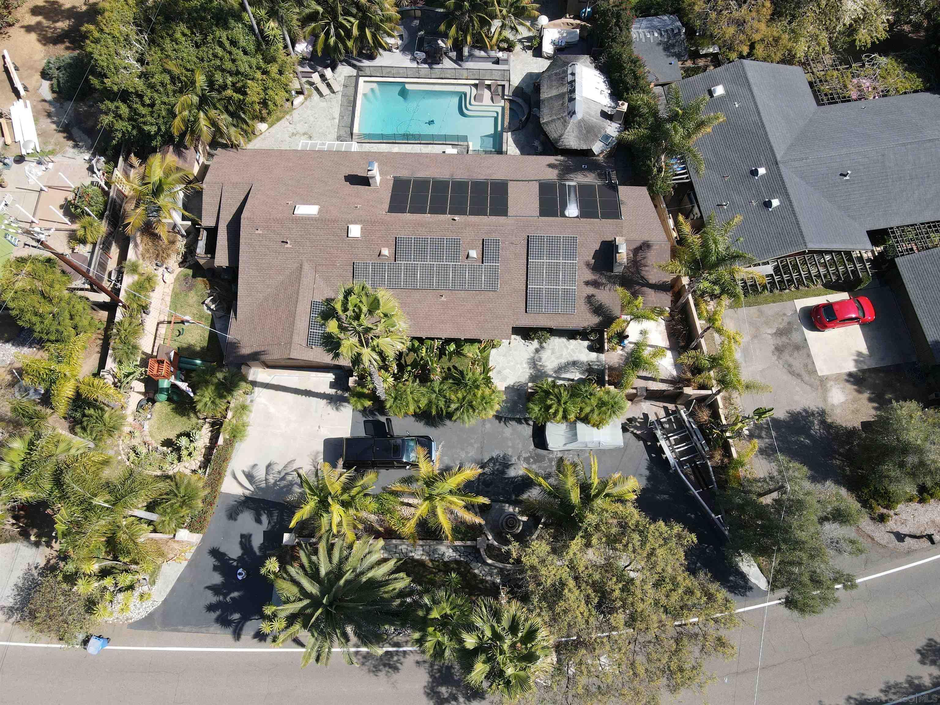 Detail Gallery Image 30 of 32 For 1153  Crest Dr, Encinitas,  CA 92024 - 3 Beds | 3 Baths