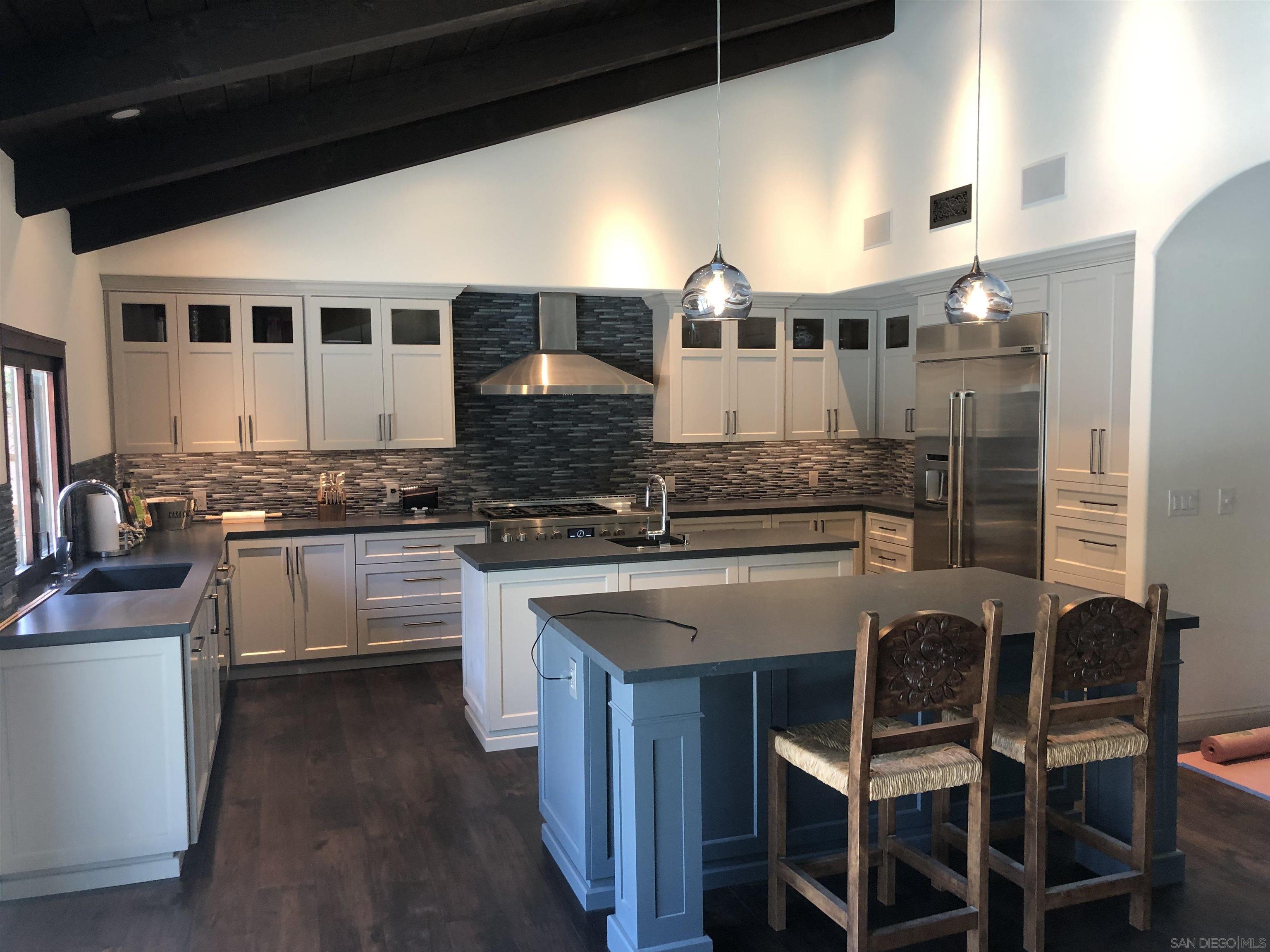 Detail Gallery Image 6 of 32 For 1153  Crest Dr, Encinitas,  CA 92024 - 3 Beds | 3 Baths