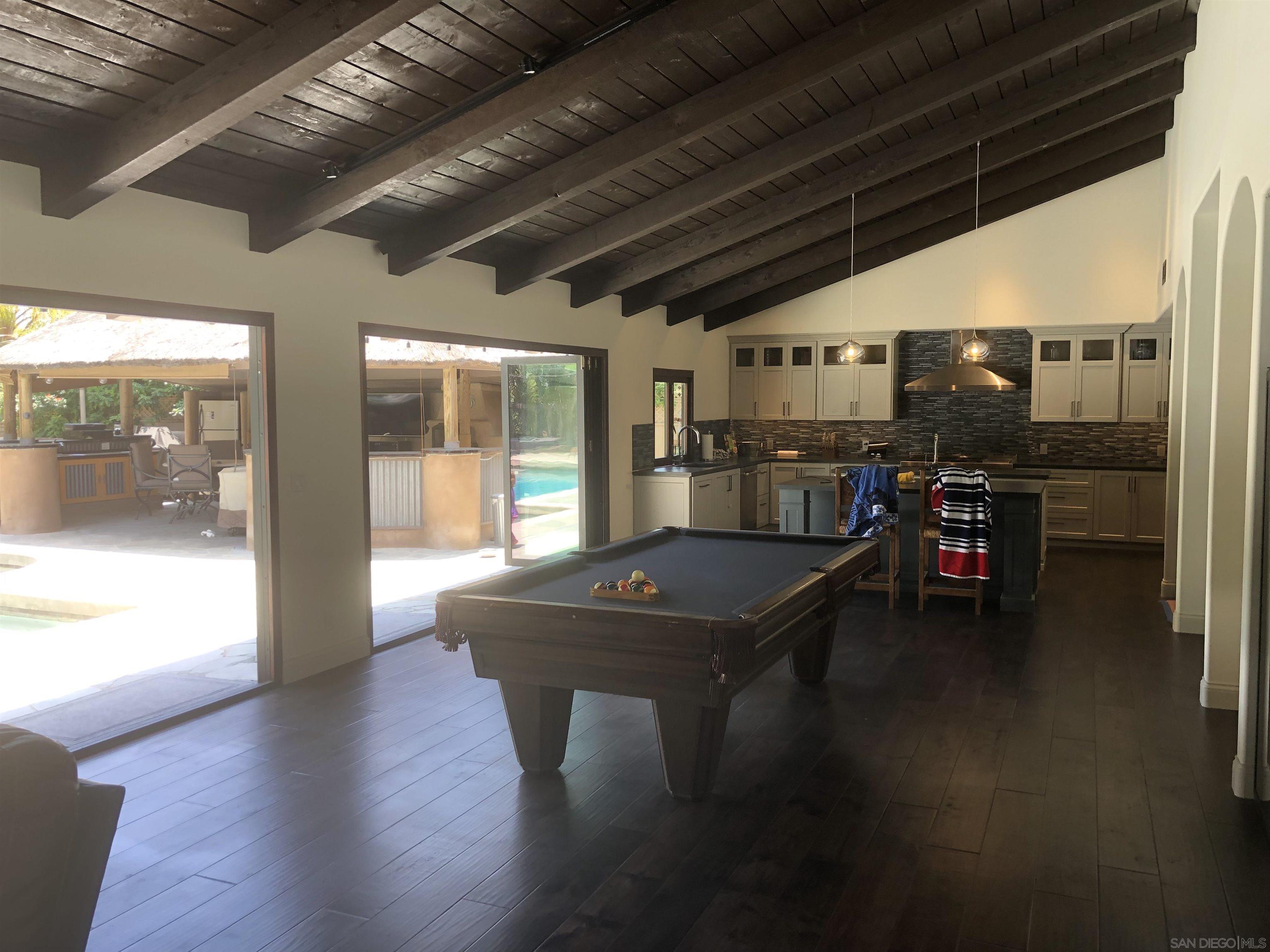 Detail Gallery Image 7 of 32 For 1153  Crest Dr, Encinitas,  CA 92024 - 3 Beds | 3 Baths