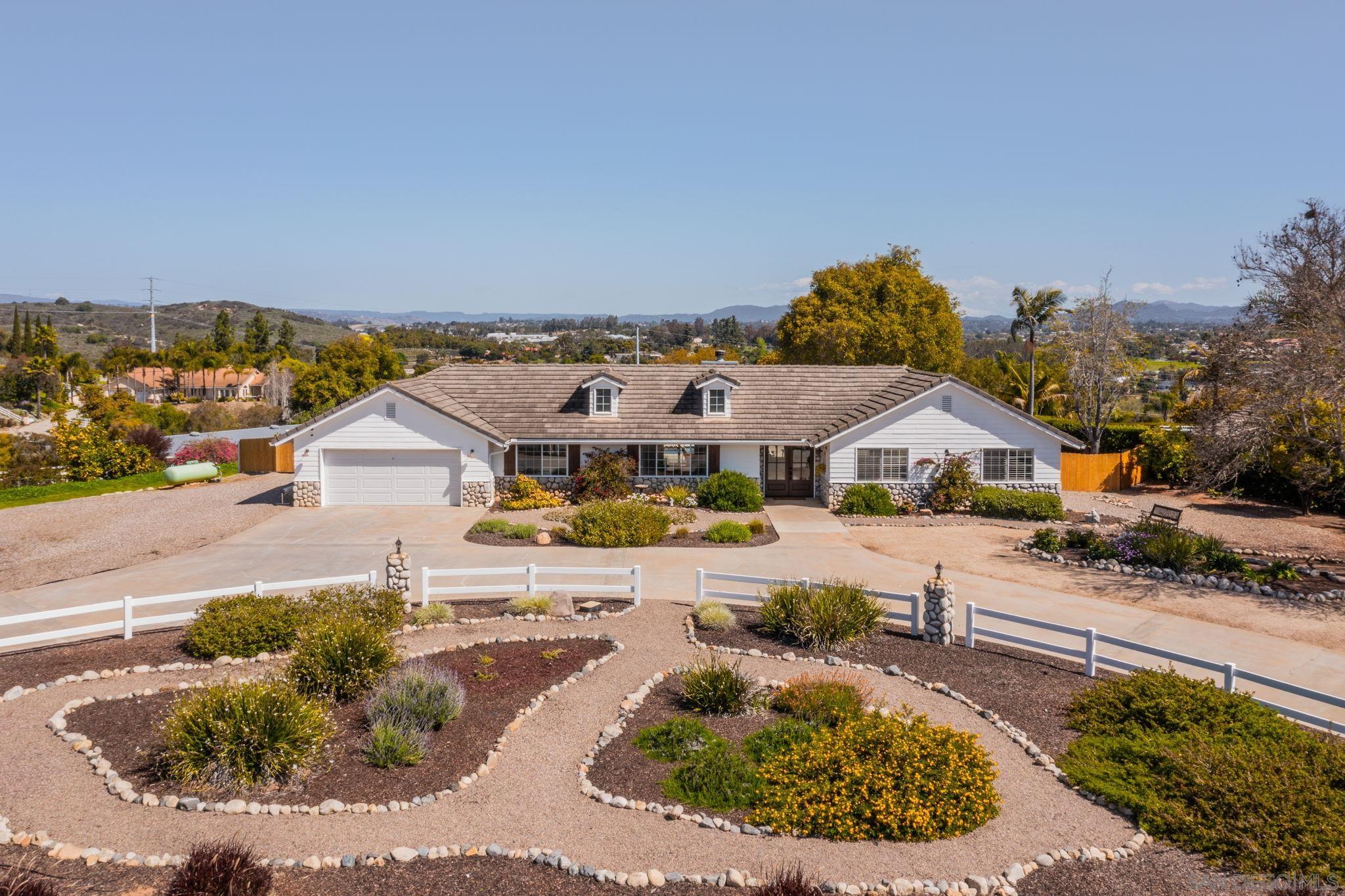 Detail Gallery Image 1 of 1 For 360  Futurity Ln, Fallbrook,  CA 92028 - 3 Beds | 2/1 Baths