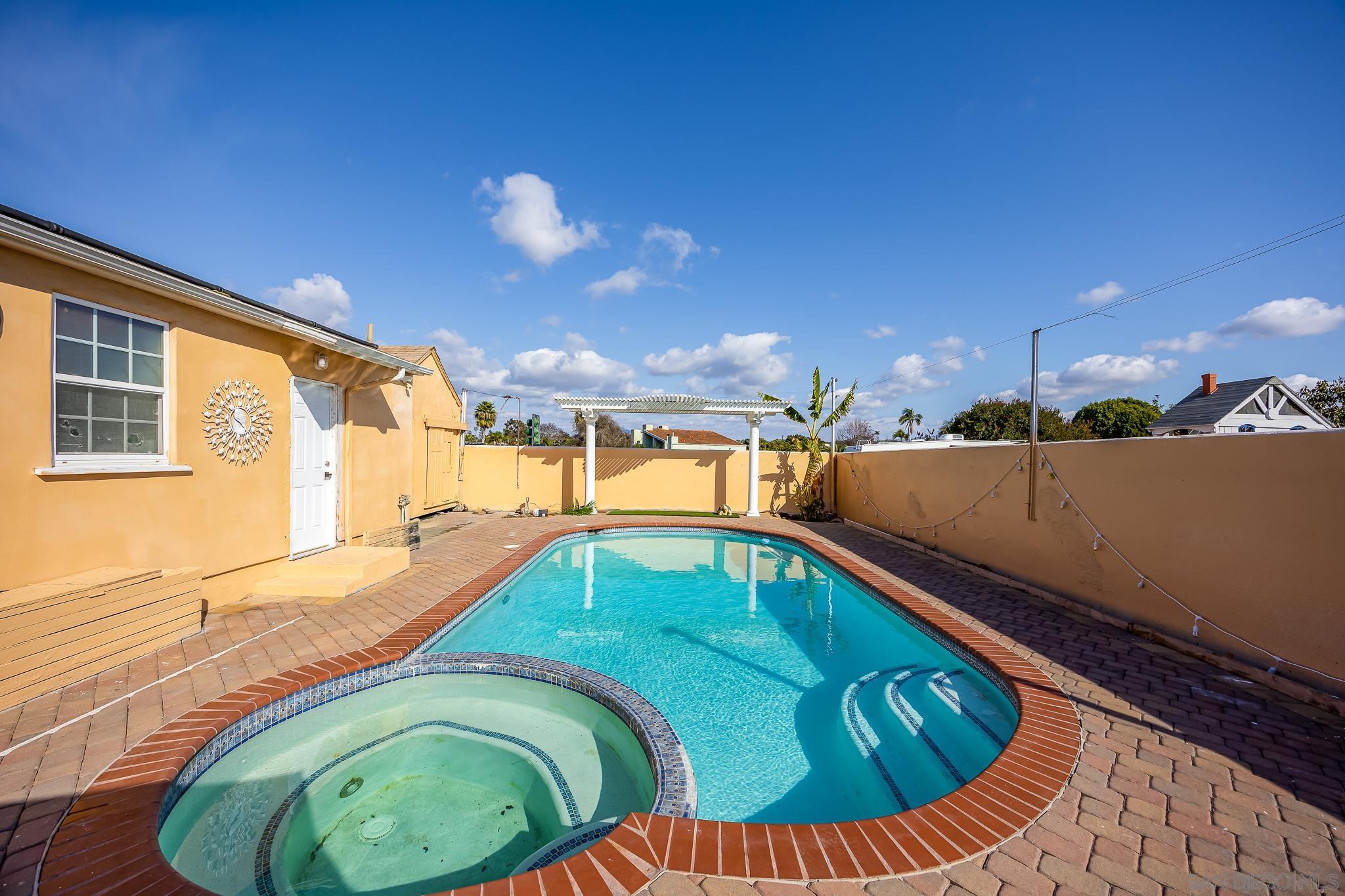 Detail Gallery Image 1 of 1 For 219  Second Ave, Chula Vista,  CA 91910 - 4 Beds | 3/1 Baths