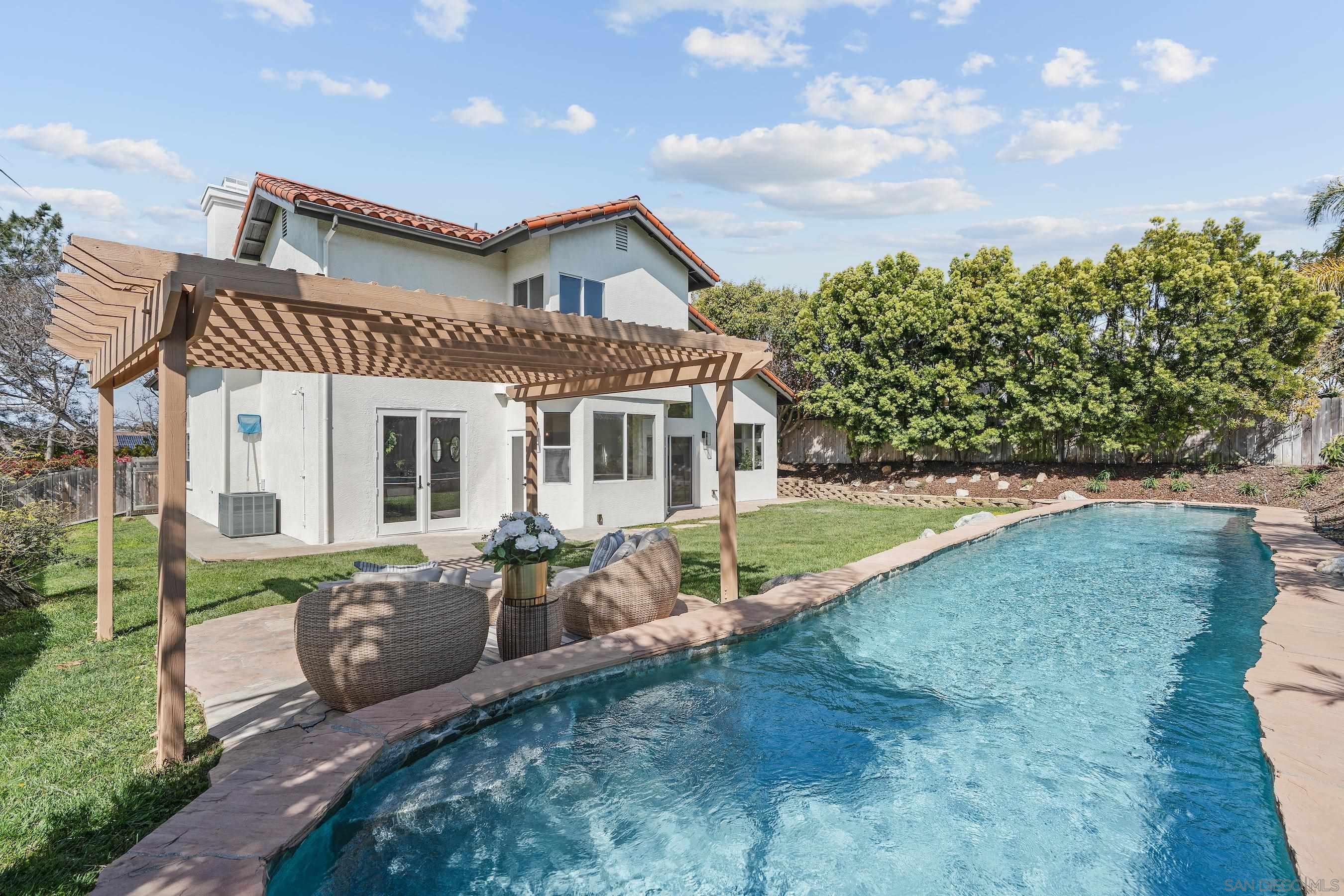 Detail Gallery Image 1 of 1 For 2543  Levante St, Carlsbad,  CA 92009 - 5 Beds | 3 Baths