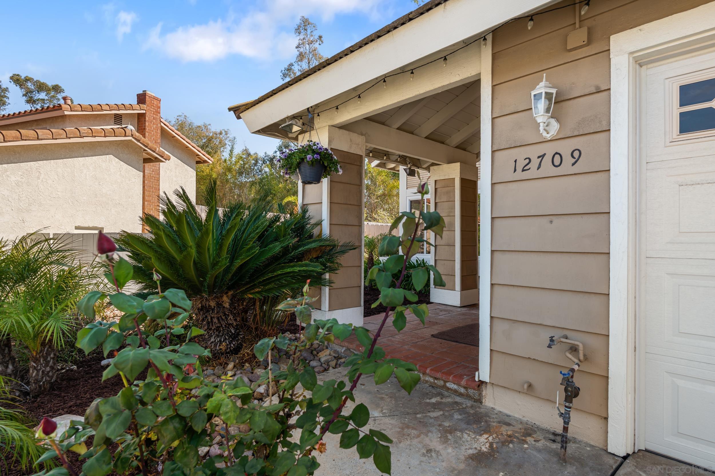 Detail Gallery Image 1 of 1 For 12709  Treeridge Terrace, Poway,  CA 92064 - 4 Beds | 3/1 Baths