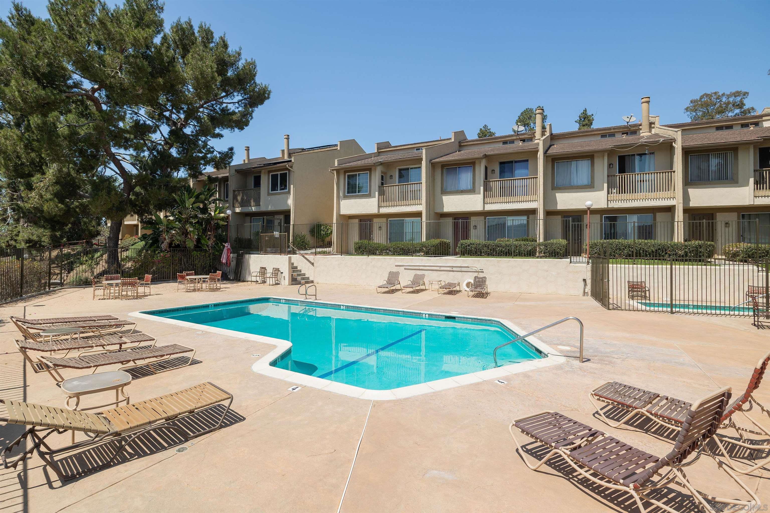 Detail Gallery Image 1 of 1 For 7700  Parkway Dr  #4,  La Mesa,  CA 91942 - 2 Beds | 2 Baths