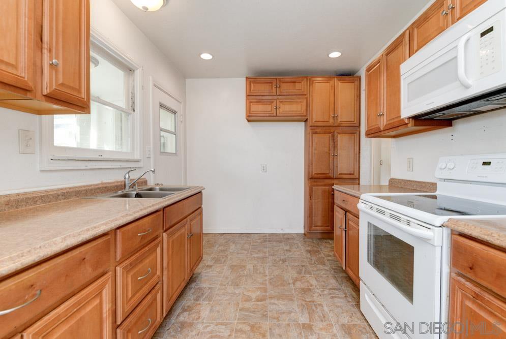 Detail Gallery Image 1 of 1 For 8941  Switzer Dr, Spring Valley,  CA 91977 - 3 Beds | 1 Baths