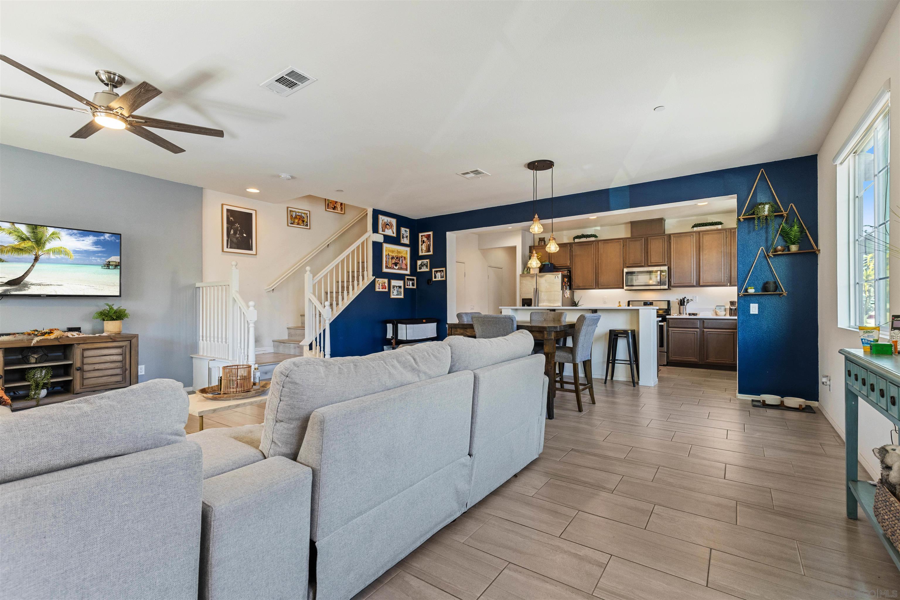 Detail Gallery Image 1 of 1 For 1718  Signature Place  #3,  Chula Vista,  CA 91913 - 3 Beds | 2/1 Baths