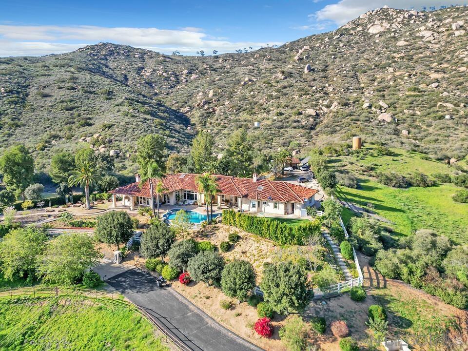 Detail Gallery Image 1 of 1 For 14940  Oak Trail Ct, Poway,  CA 92064 - 4 Beds | 4/2 Baths