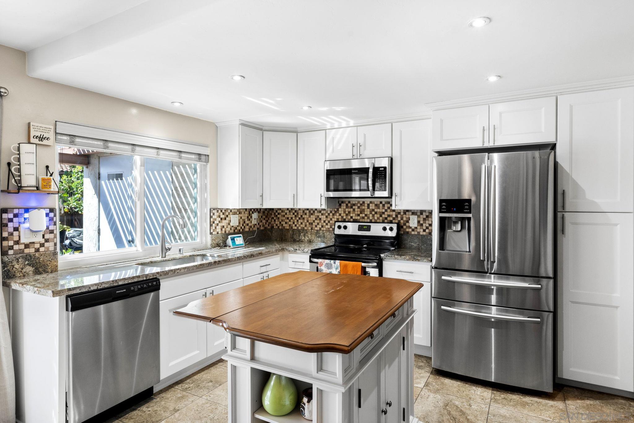 Detail Gallery Image 1 of 1 For 1651 S Juniper  #270,  Escondido,  CA 92025 - 3 Beds | 2/1 Baths