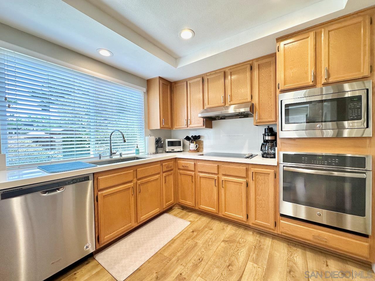 Detail Gallery Image 13 of 63 For 13242  Courtland Terrace, San Diego,  CA 92130 - 3 Beds | 3 Baths