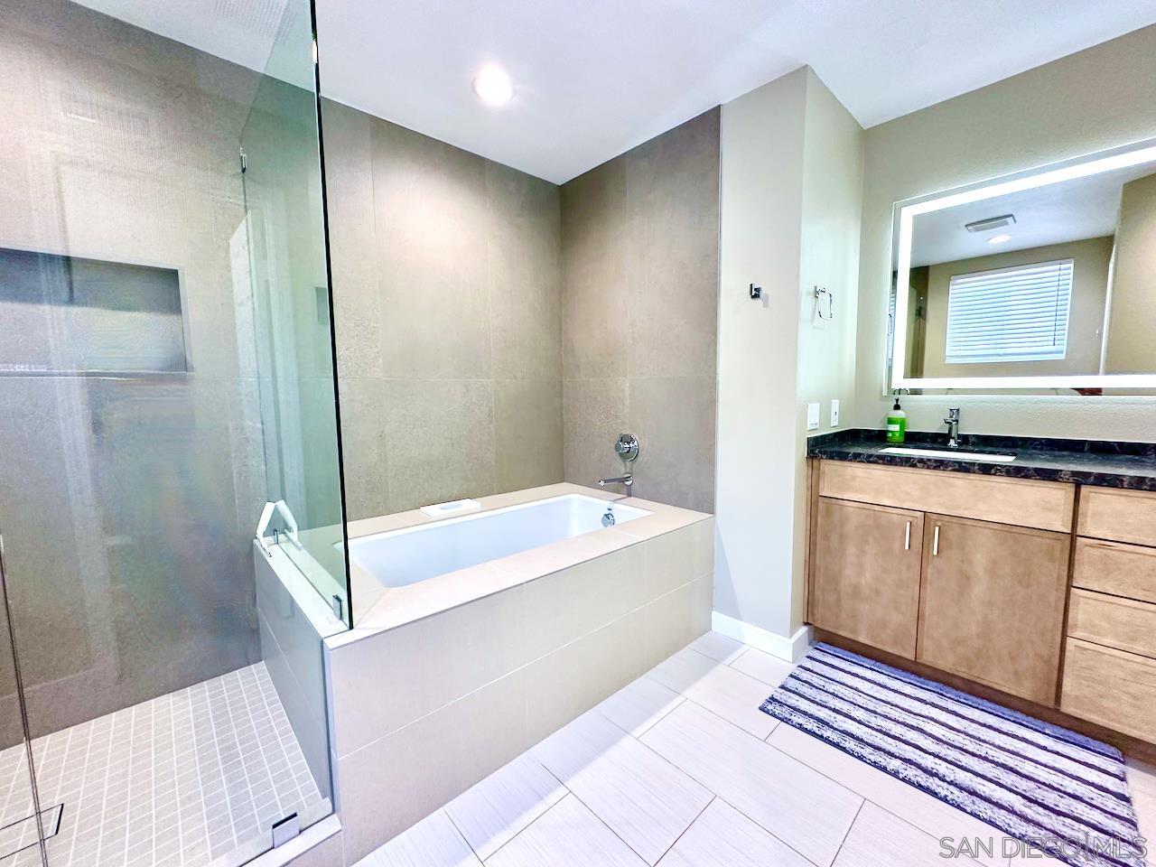 Detail Gallery Image 40 of 63 For 13242  Courtland Terrace, San Diego,  CA 92130 - 3 Beds | 3 Baths