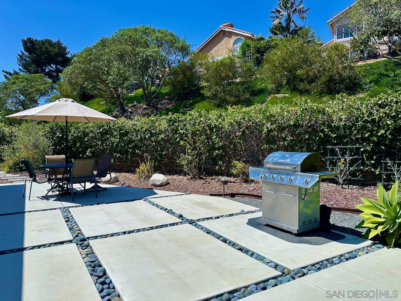 Detail Gallery Image 5 of 63 For 13242  Courtland Terrace, San Diego,  CA 92130 - 3 Beds | 3 Baths