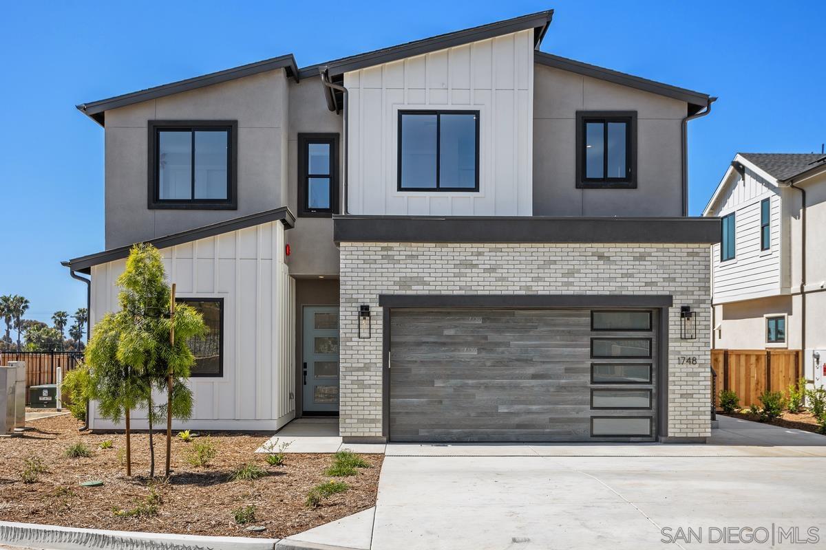 Detail Gallery Image 1 of 1 For 1748  Whaley St., Oceanside,  CA 92054 - 5 Beds | 4 Baths