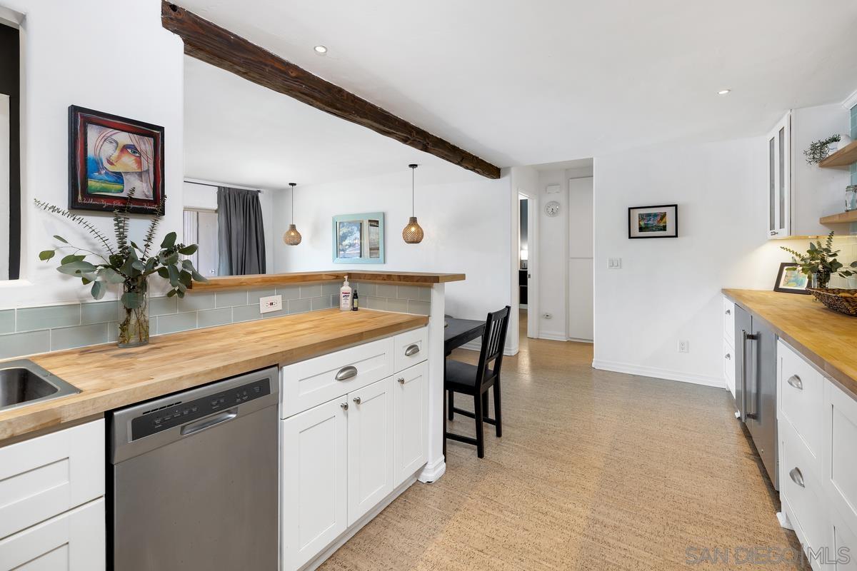 Detail Gallery Image 1 of 1 For 5946  Rancho Mission Rd  #160,  San Diego,  CA 92108 - 1 Beds | 1 Baths