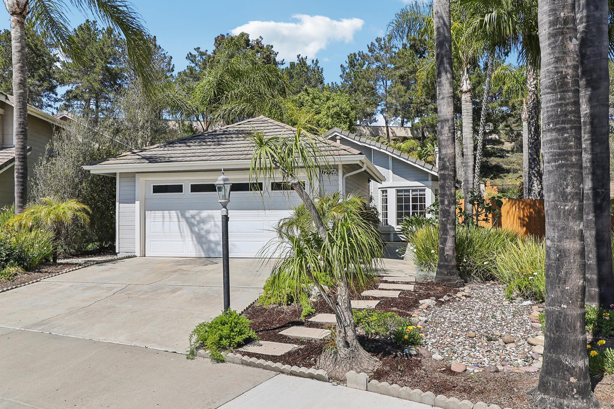 Detail Gallery Image 1 of 1 For 12194  Waverly Downs Ln, San Diego,  CA 92128 - 3 Beds | 2 Baths