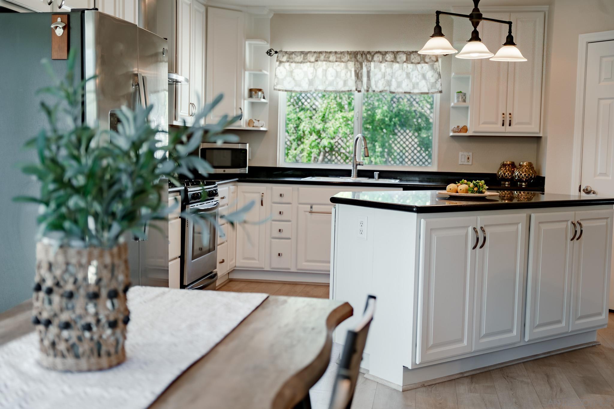 Detail Gallery Image 1 of 1 For 13340  Miguel Garden Way, Poway,  CA 92064 - 3 Beds | 2 Baths