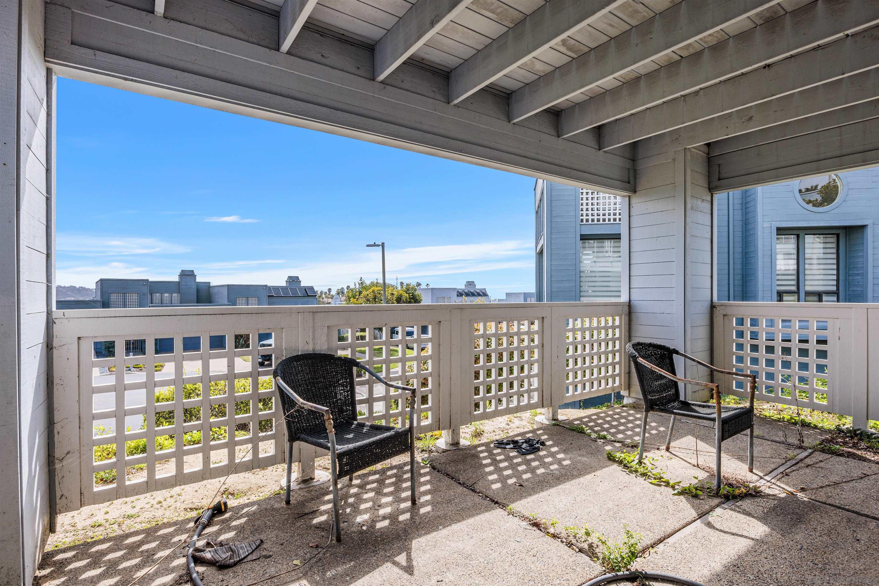 Detail Gallery Image 11 of 12 For 1046  America Way, Del Mar,  CA 92014 - 3 Beds | 2/1 Baths