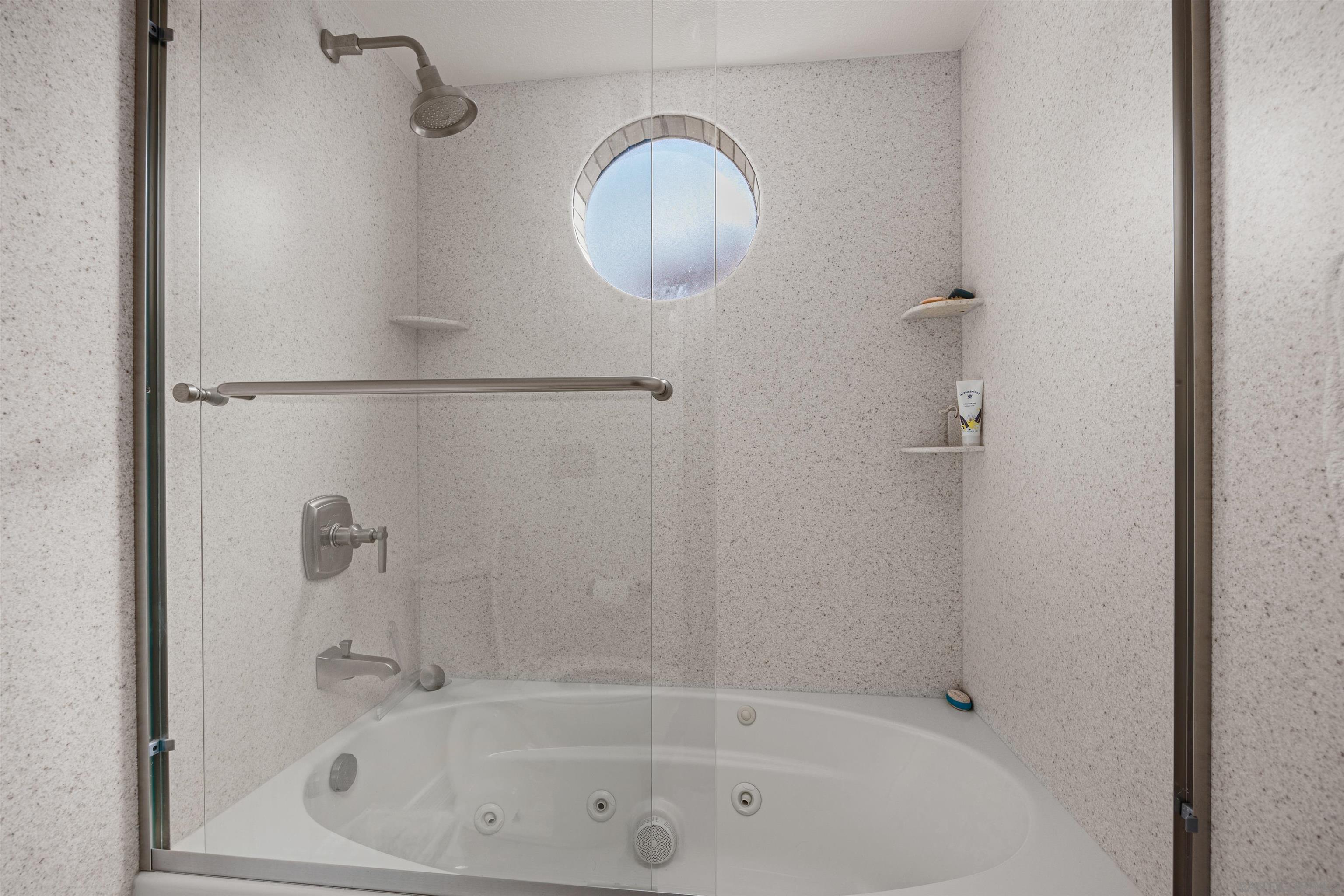 Detail Gallery Image 10 of 12 For 1046  America Way, Del Mar,  CA 92014 - 3 Beds | 2/1 Baths