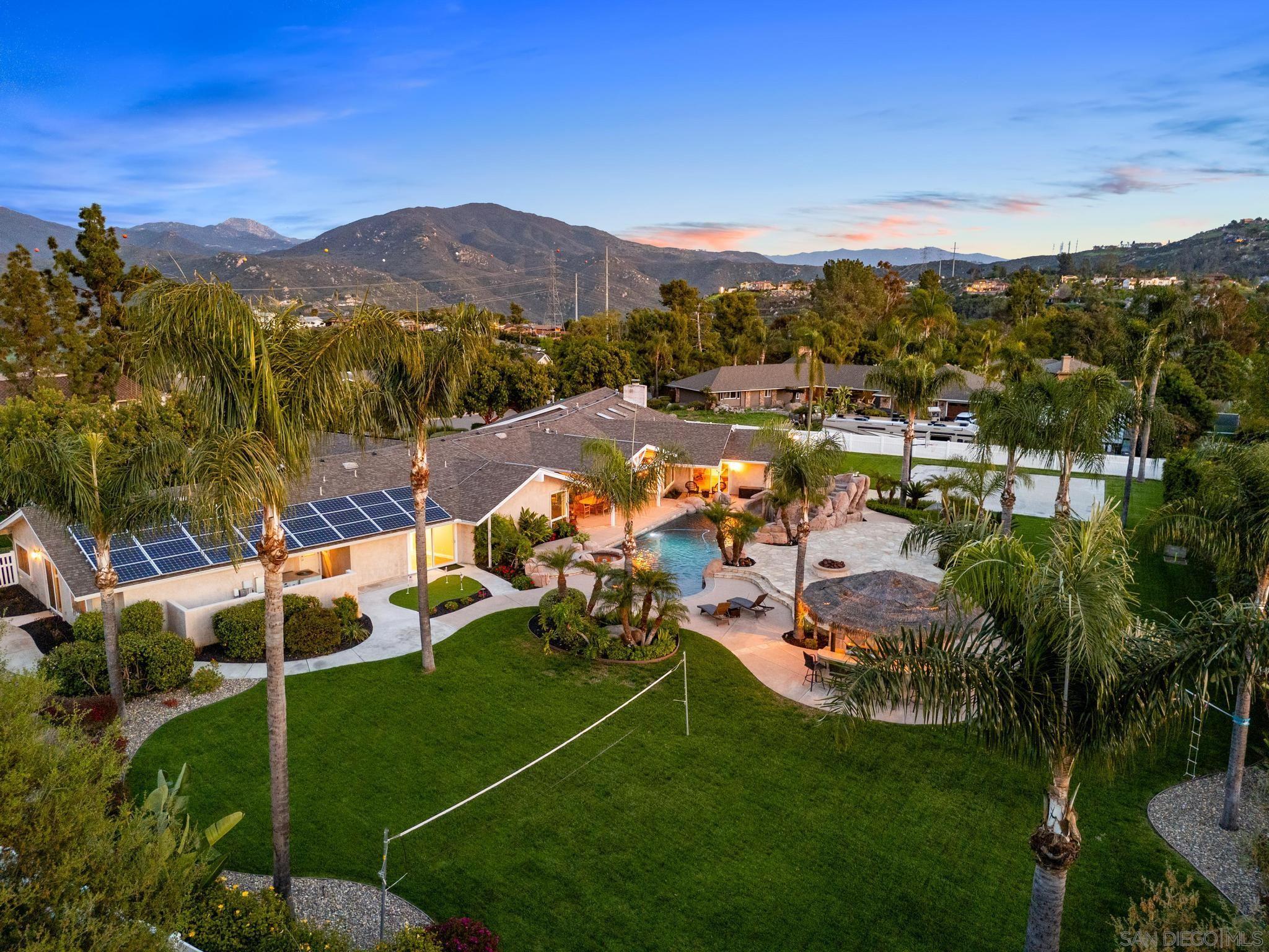 Detail Gallery Image 1 of 1 For 650  Colinas Mira, El Cajon,  CA 92019 - 7 Beds | 4 Baths