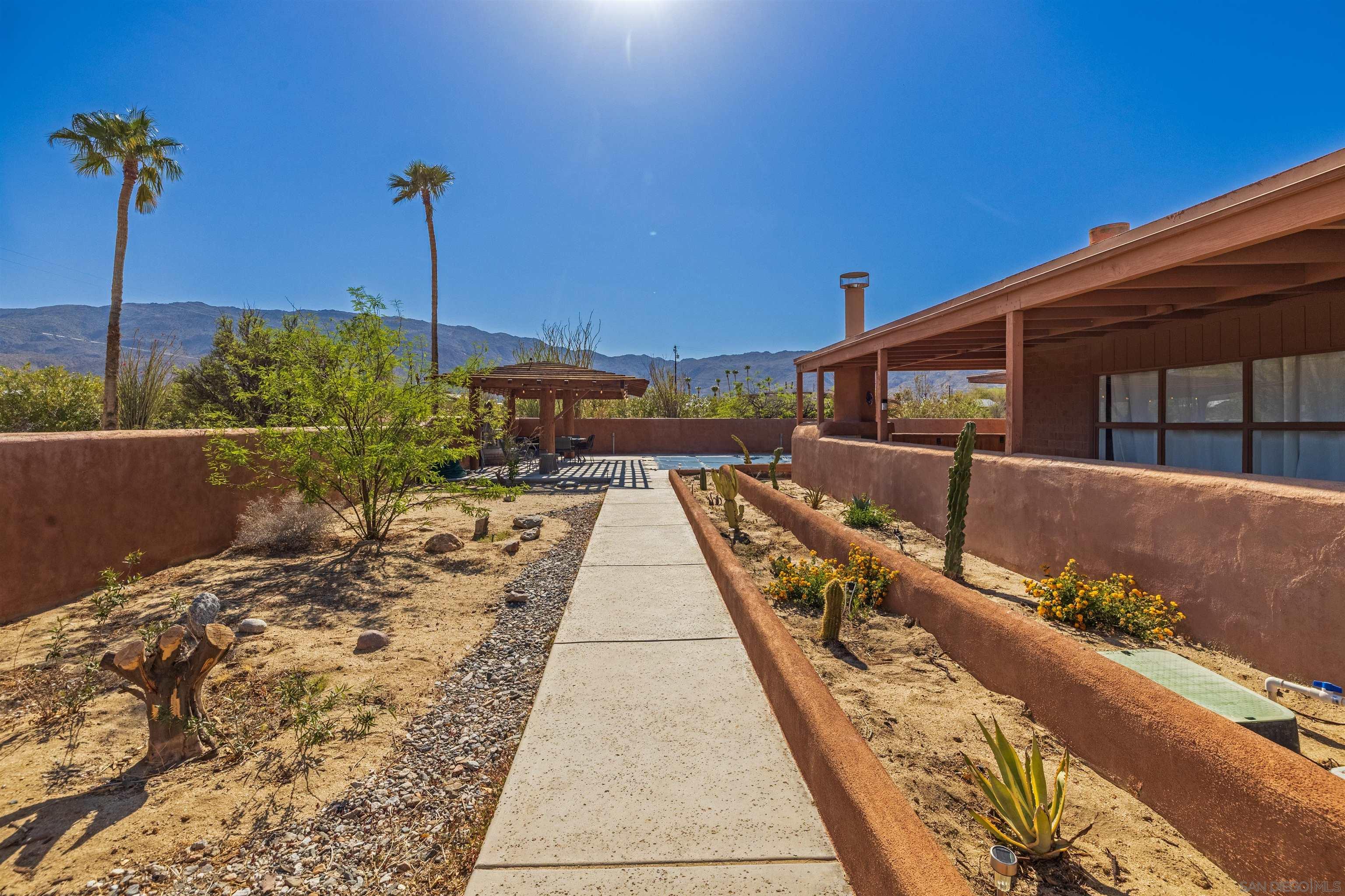Detail Gallery Image 1 of 1 For 4115  Country Club Road, Borrego Springs,  CA 92004 - 2 Beds | 1 Baths