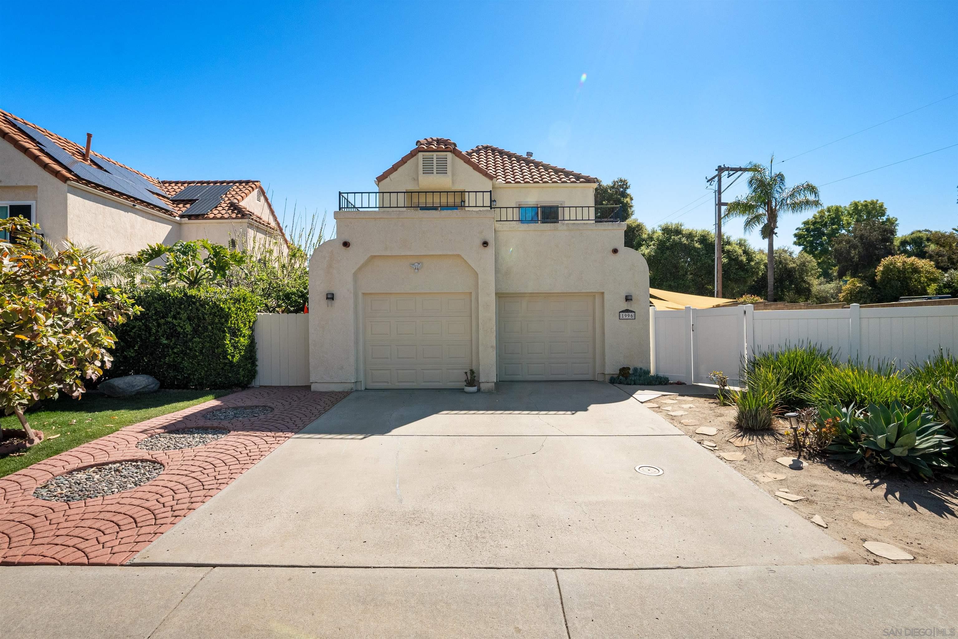 Detail Gallery Image 1 of 1 For 1996  Villa Del Dios Glen, Escondido,  CA 92029 - 4 Beds | 3 Baths