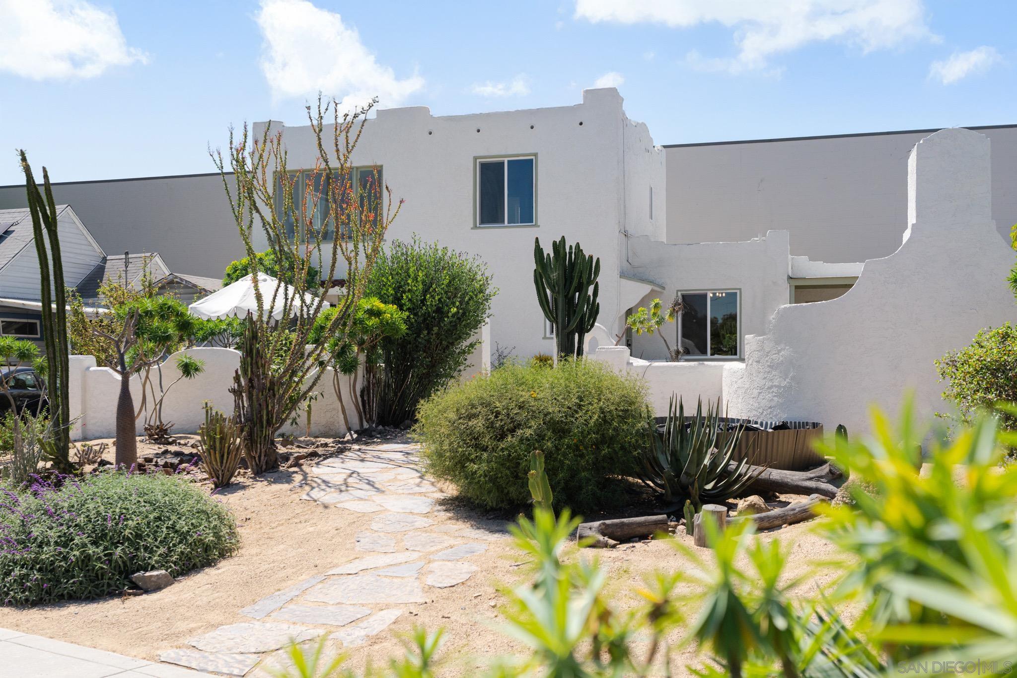 Detail Gallery Image 1 of 1 For 4774 E Mountain View Dr, San Diego,  CA 92116 - 3 Beds | 2 Baths