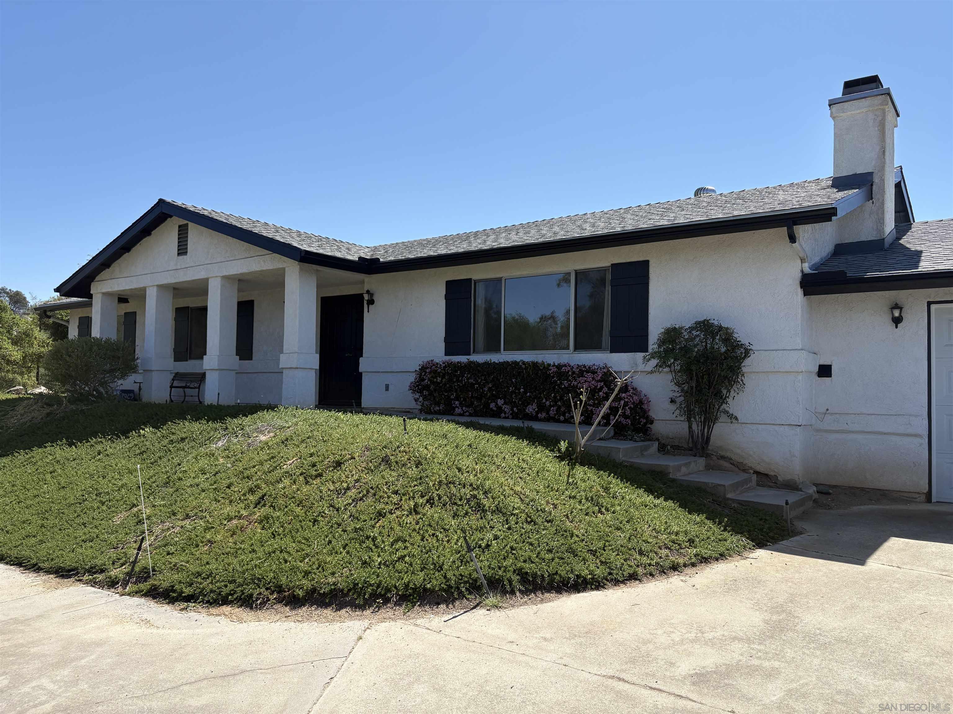 Detail Gallery Image 1 of 1 For 6702  Rainbow Hts. Rd., Fallbrook,  CA 92028 - 3 Beds | 2 Baths