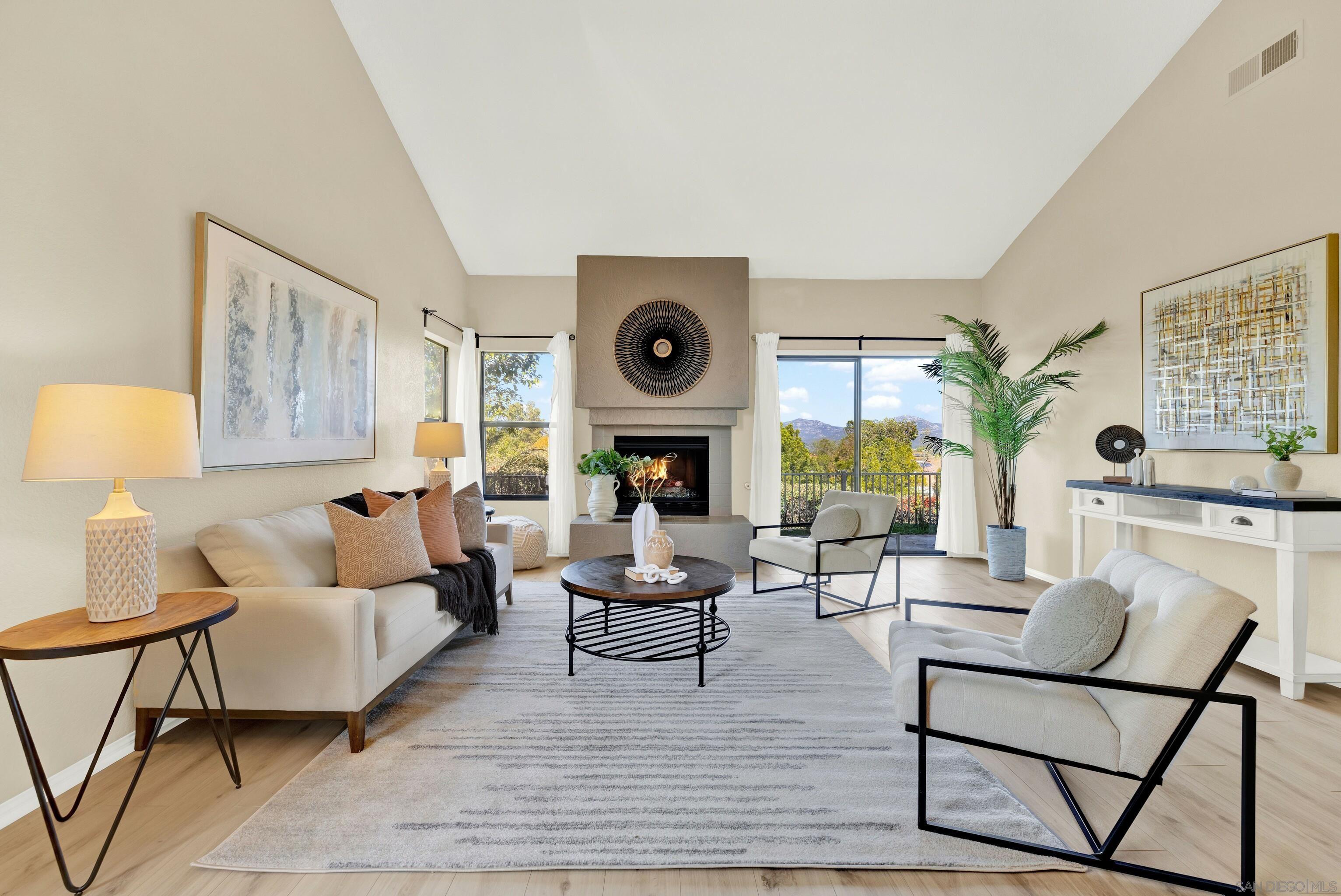 Detail Gallery Image 1 of 1 For 15770  via Calanova, San Diego,  CA 92128 - 3 Beds | 2/1 Baths