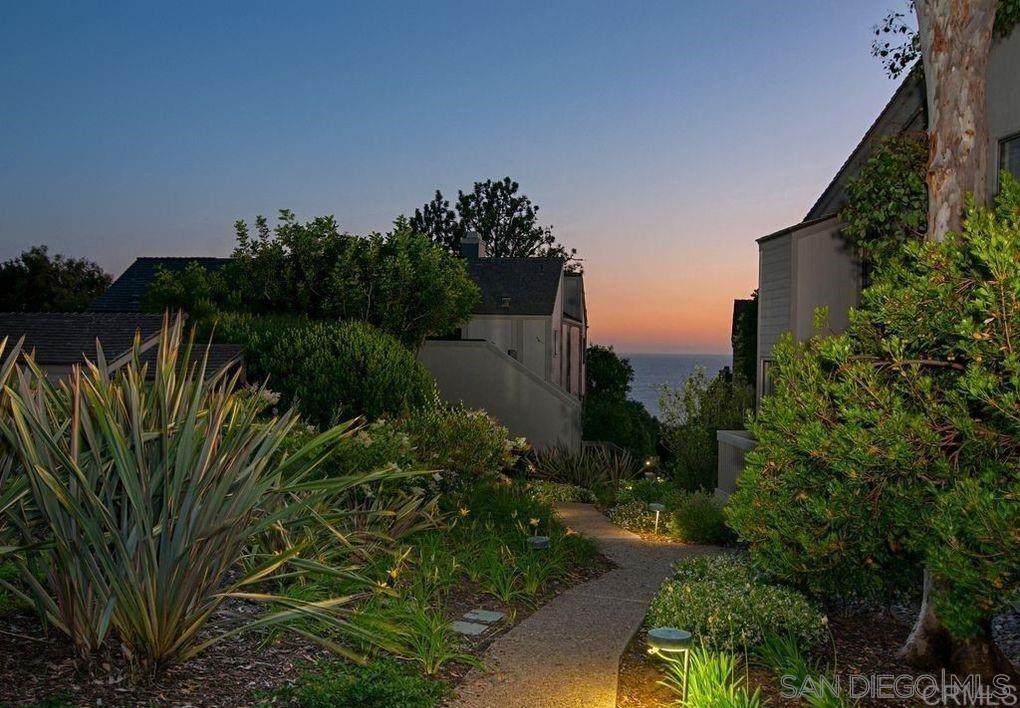 Detail Gallery Image 1 of 1 For 248  Dolphin Cove Ct, Del Mar,  CA 92014 - 2 Beds | 2 Baths