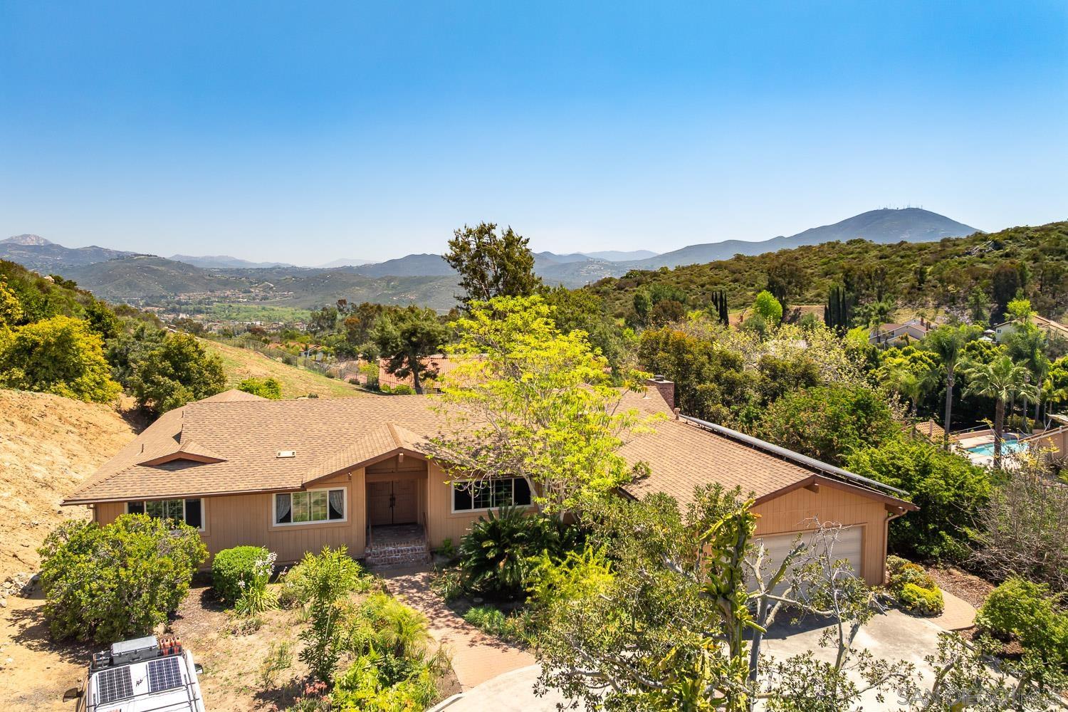 Detail Gallery Image 1 of 1 For 4025  Camino Alegre, La Mesa,  CA 91941 - 4 Beds | 3 Baths