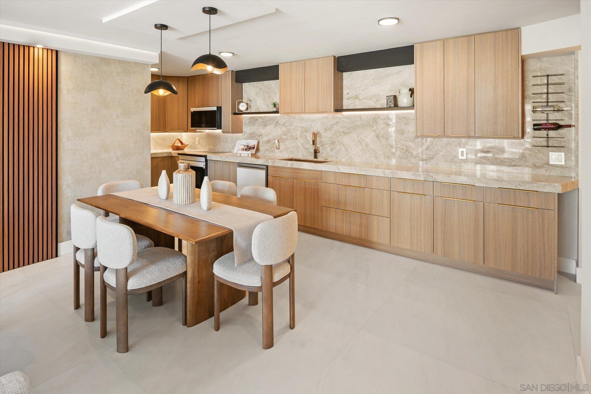 Detail Gallery Image 10 of 45 For 1830  Avenida Del Mundo  #1101,  Coronado,  CA 92118 - 2 Beds | 2 Baths