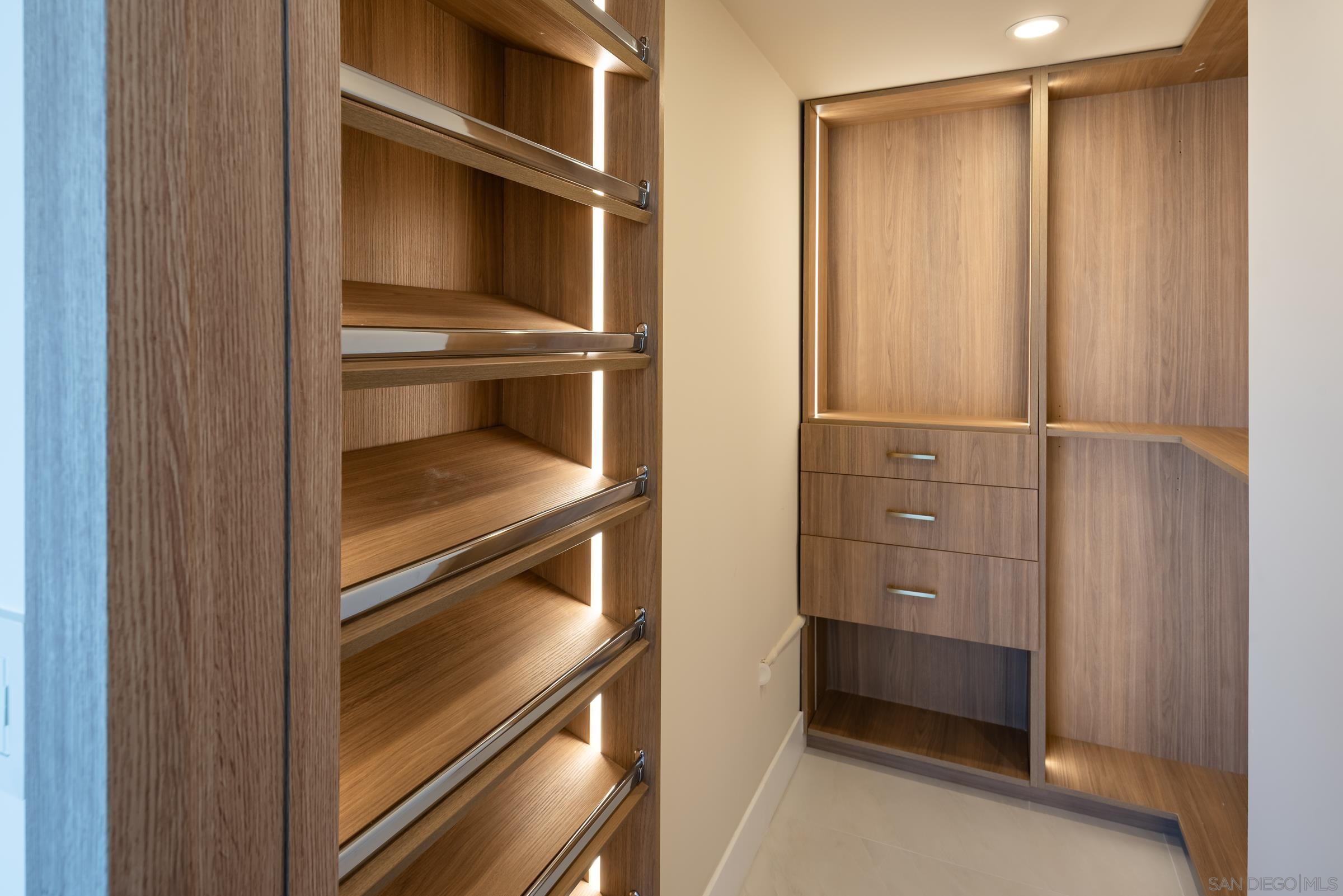 Detail Gallery Image 27 of 45 For 1830  Avenida Del Mundo  #1101,  Coronado,  CA 92118 - 2 Beds | 2 Baths