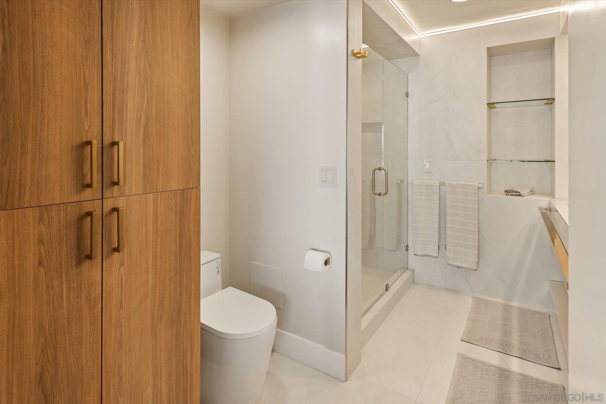 Detail Gallery Image 28 of 45 For 1830  Avenida Del Mundo  #1101,  Coronado,  CA 92118 - 2 Beds | 2 Baths