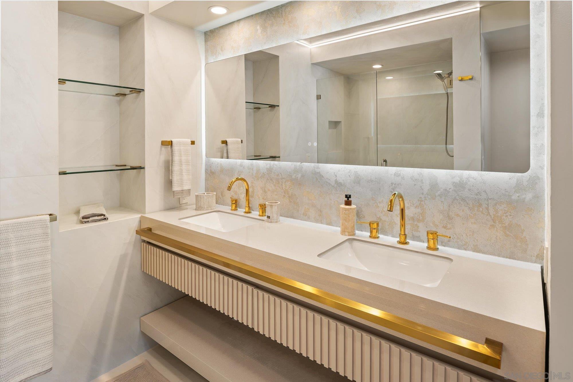 Detail Gallery Image 29 of 45 For 1830  Avenida Del Mundo  #1101,  Coronado,  CA 92118 - 2 Beds | 2 Baths