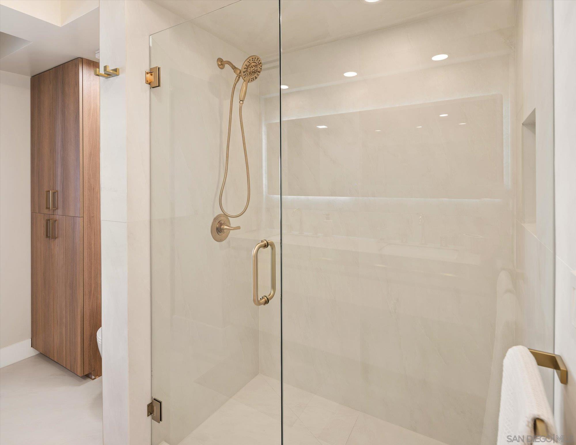 Detail Gallery Image 30 of 45 For 1830  Avenida Del Mundo  #1101,  Coronado,  CA 92118 - 2 Beds | 2 Baths