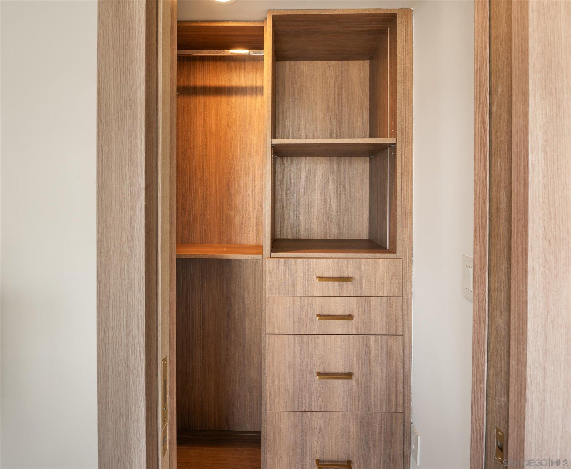 Detail Gallery Image 35 of 45 For 1830  Avenida Del Mundo  #1101,  Coronado,  CA 92118 - 2 Beds | 2 Baths