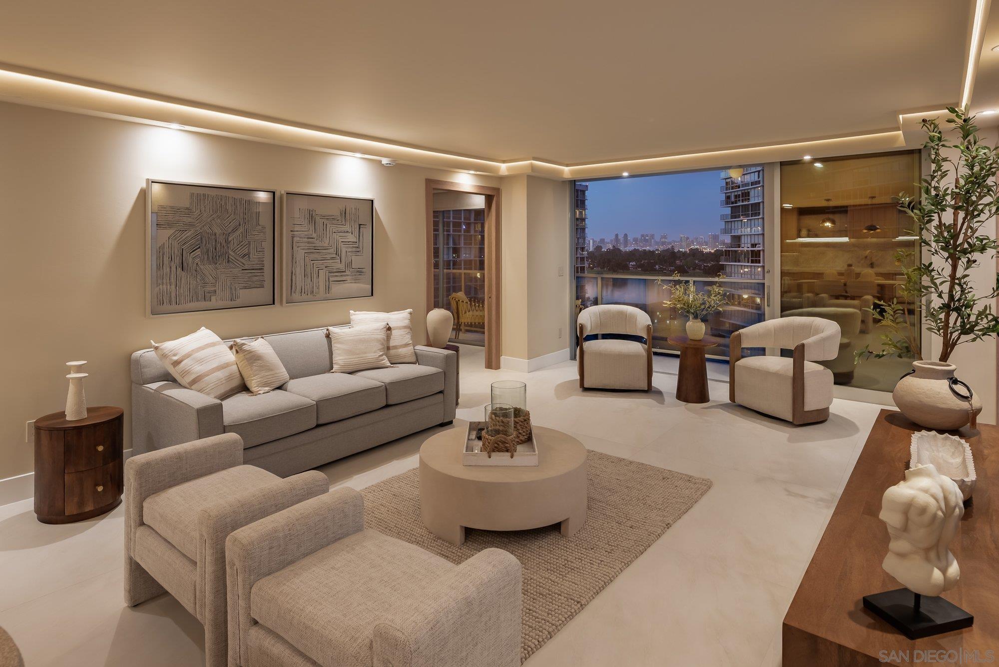 Detail Gallery Image 5 of 45 For 1830  Avenida Del Mundo  #1101,  Coronado,  CA 92118 - 2 Beds | 2 Baths