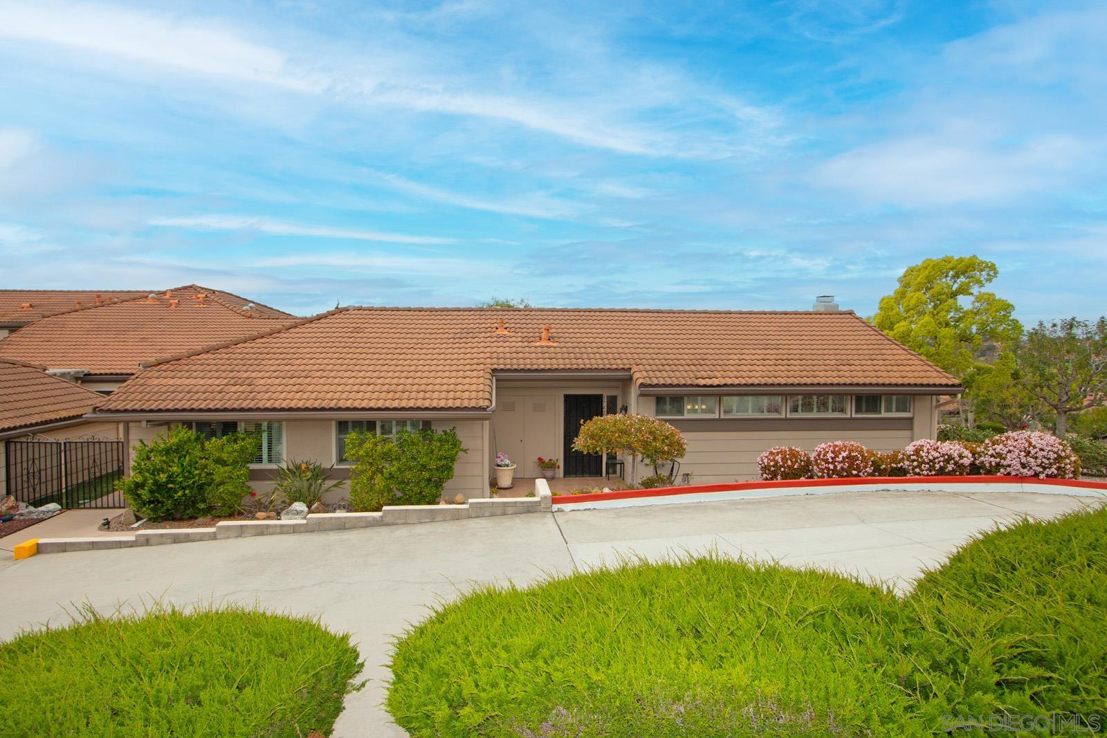 Detail Gallery Image 1 of 1 For 17426  Plaza Dolores, San Diego,  CA 92128 - 2 Beds | 2 Baths