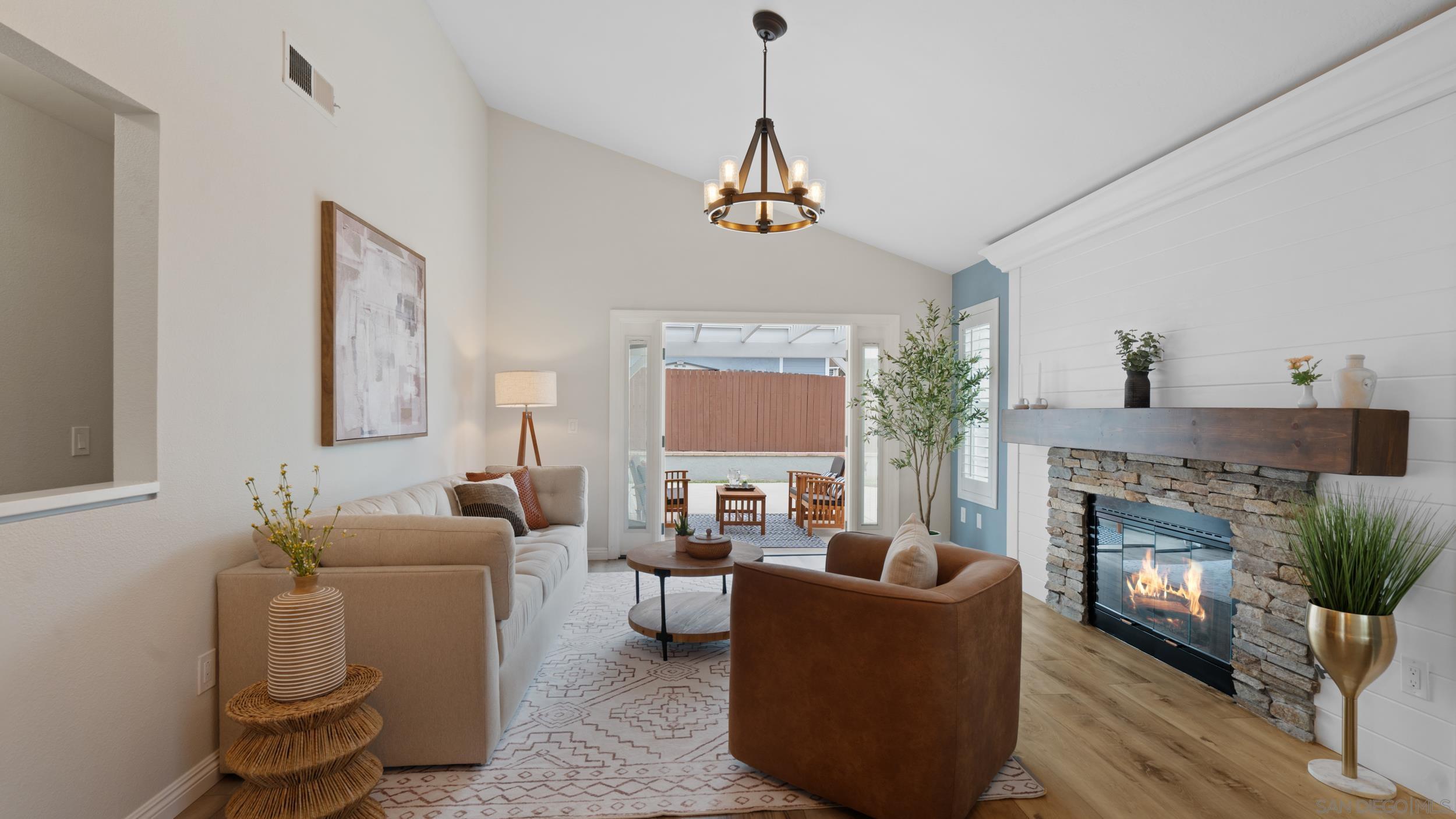 Detail Gallery Image 1 of 1 For 10390  Rancho Carmel Dr., San Diego,  CA 92128 - 3 Beds | 2 Baths