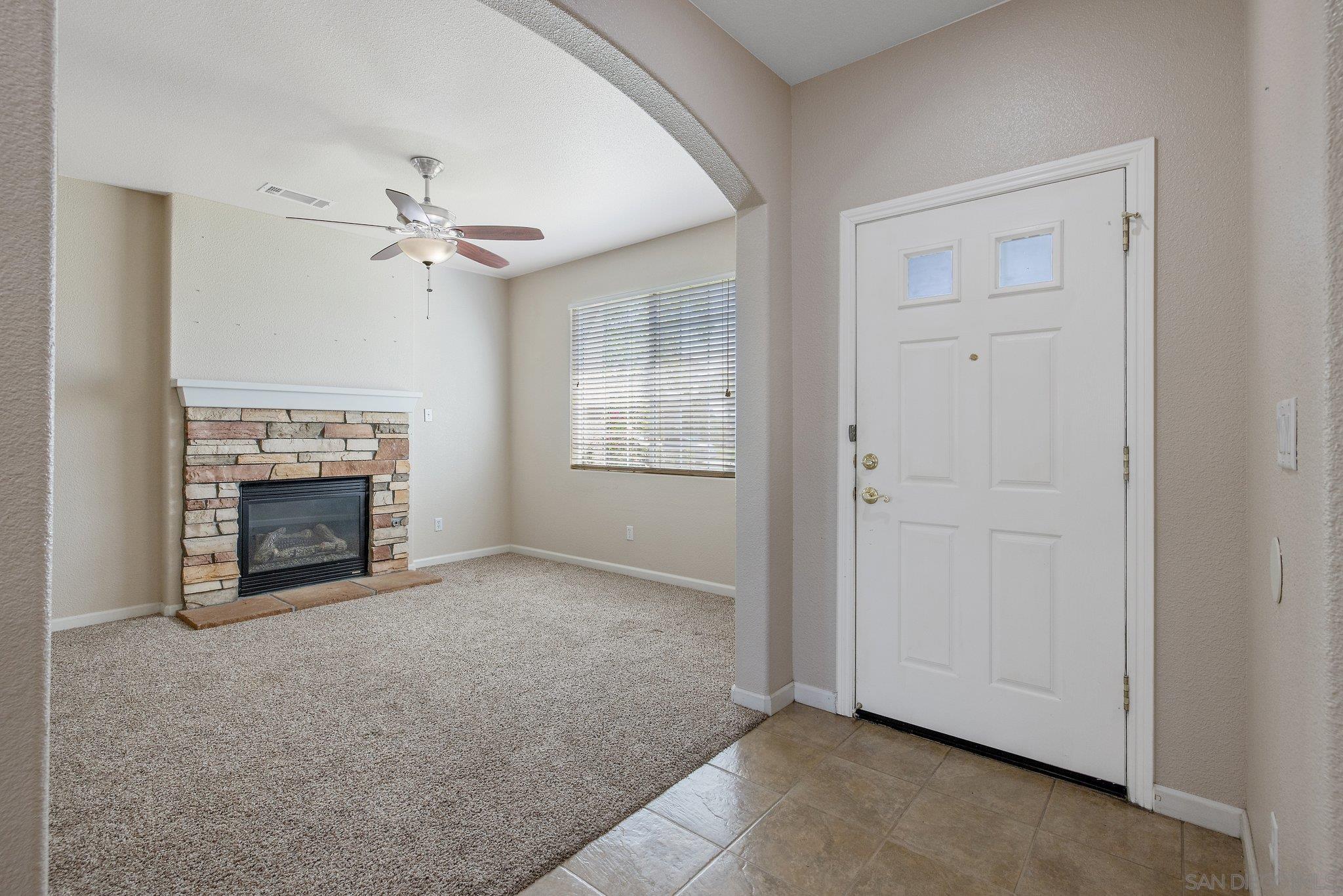 Detail Gallery Image 14 of 61 For 2164 W San Lucia Ct, Porterville,  CA 93257 - 3 Beds | 2/1 Baths