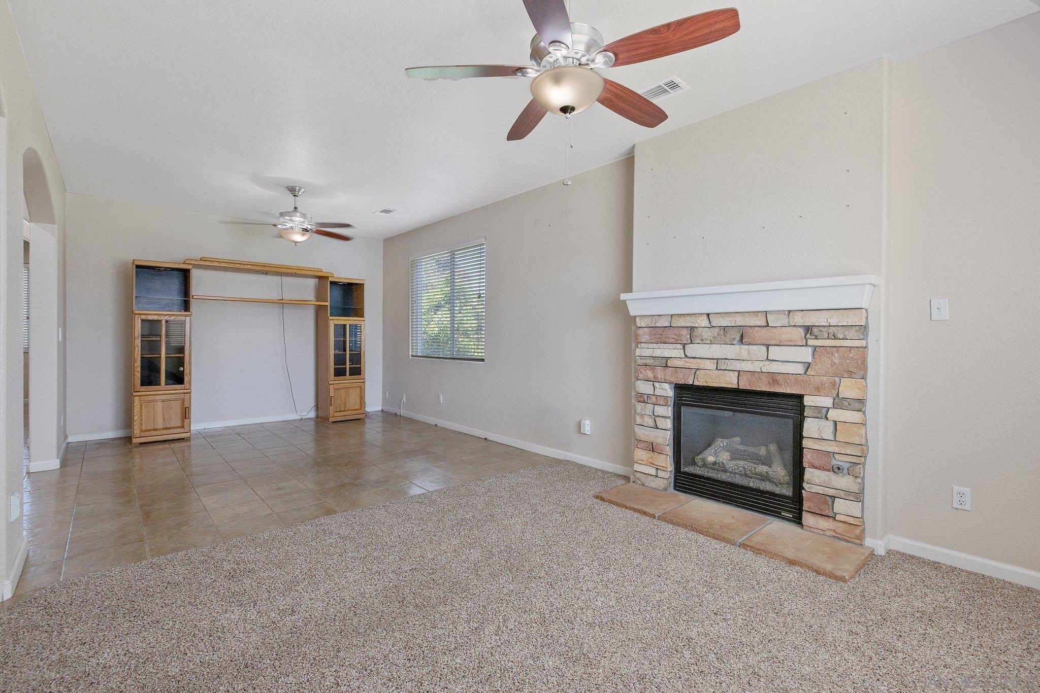 Detail Gallery Image 16 of 61 For 2164 W San Lucia Ct, Porterville,  CA 93257 - 3 Beds | 2/1 Baths