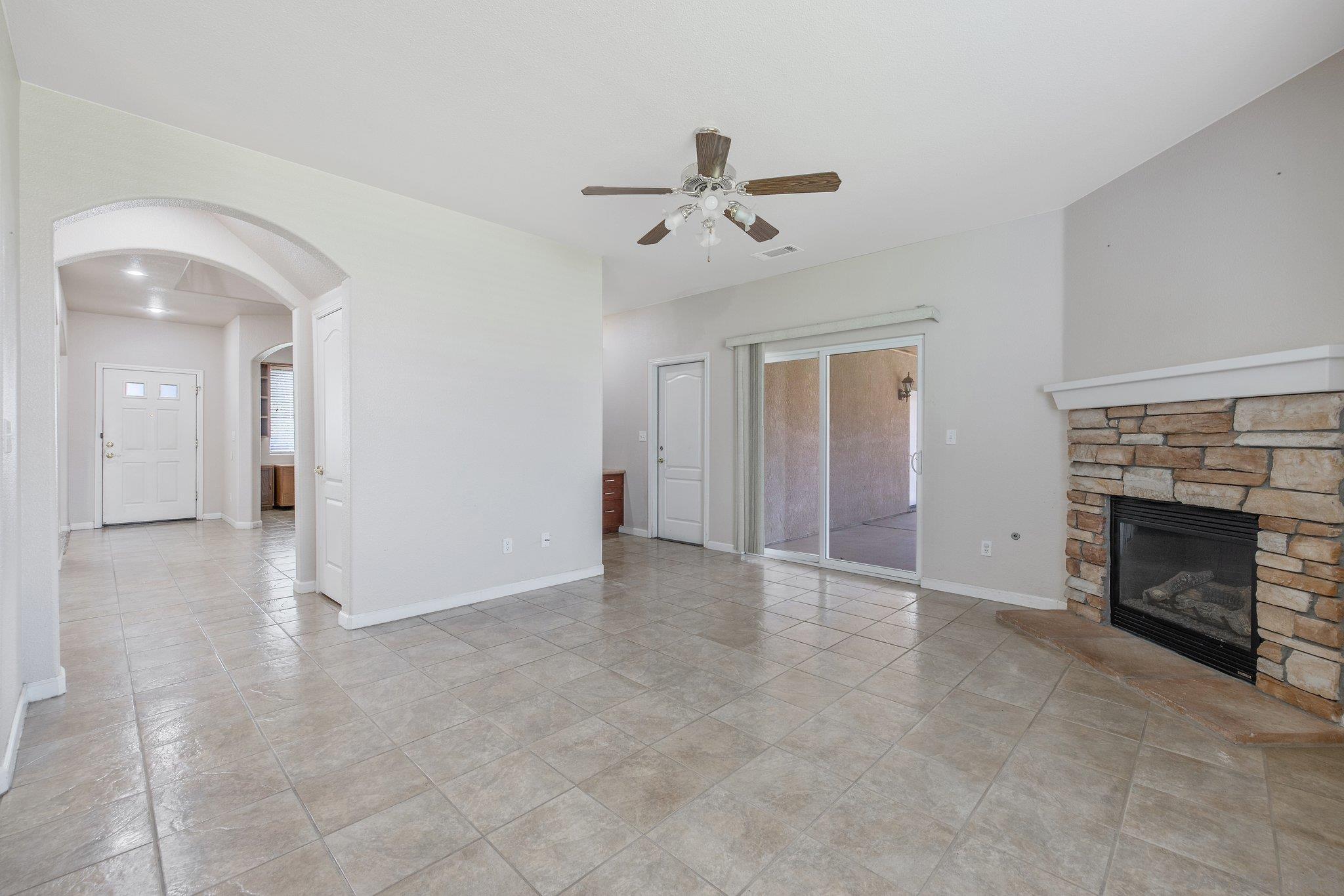Detail Gallery Image 27 of 61 For 2164 W San Lucia Ct, Porterville,  CA 93257 - 3 Beds | 2/1 Baths