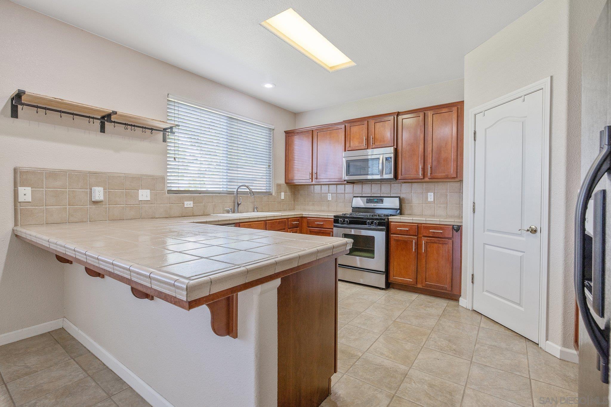 Detail Gallery Image 30 of 61 For 2164 W San Lucia Ct, Porterville,  CA 93257 - 3 Beds | 2/1 Baths
