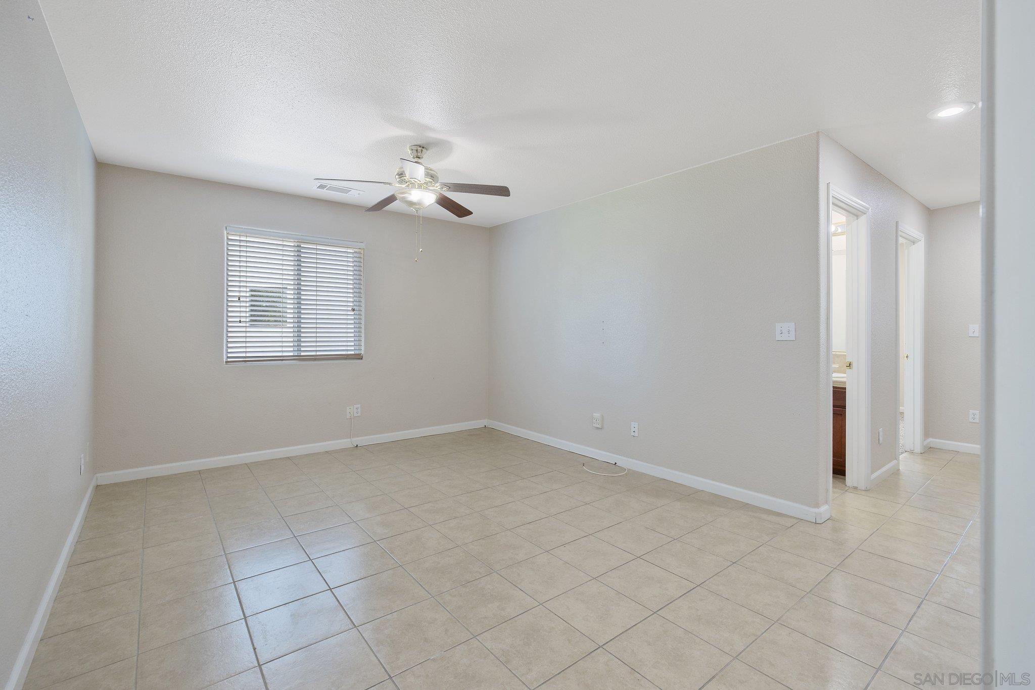 Detail Gallery Image 34 of 61 For 2164 W San Lucia Ct, Porterville,  CA 93257 - 3 Beds | 2/1 Baths